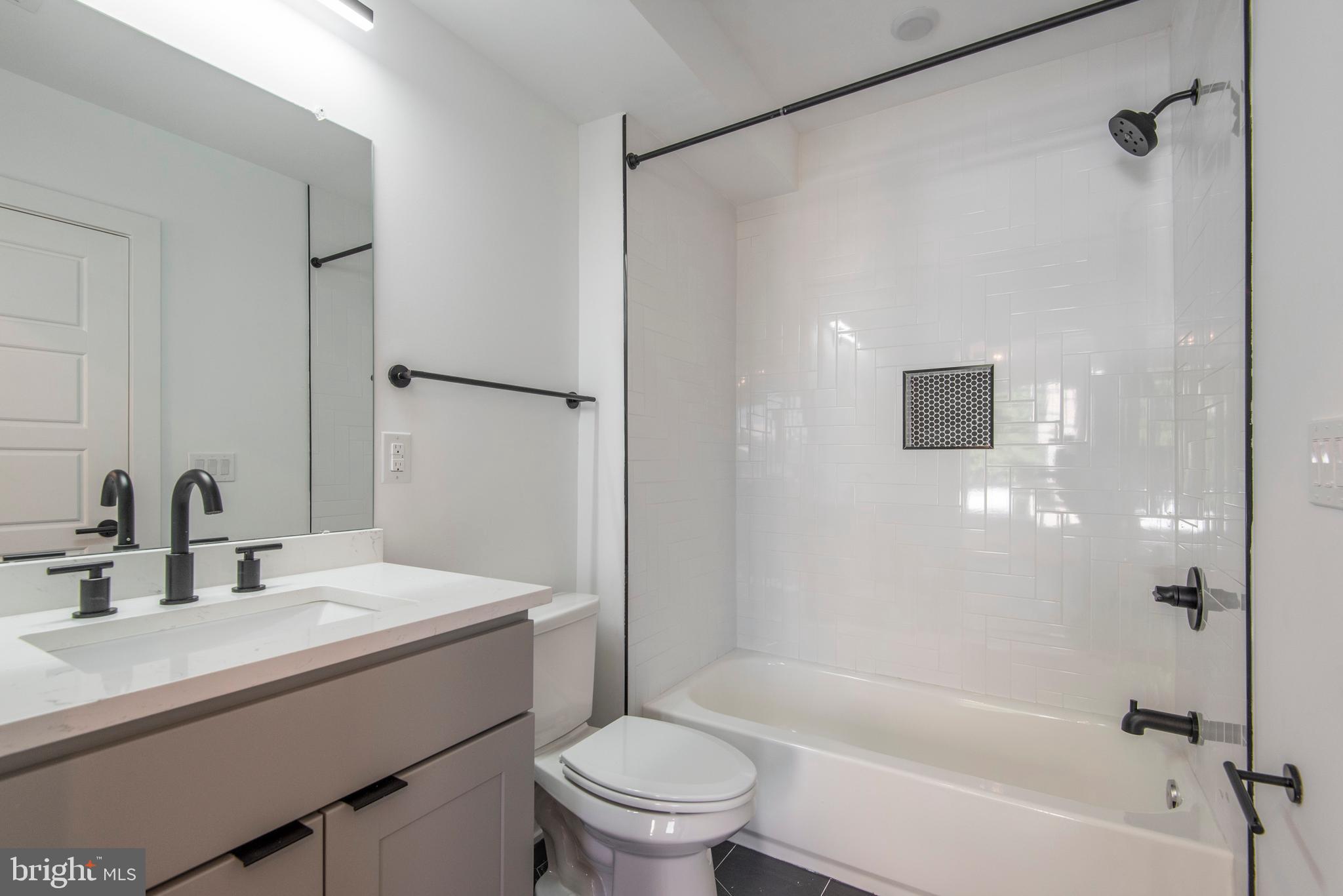 TEMPLE UNIVERSITY - Residential Lease