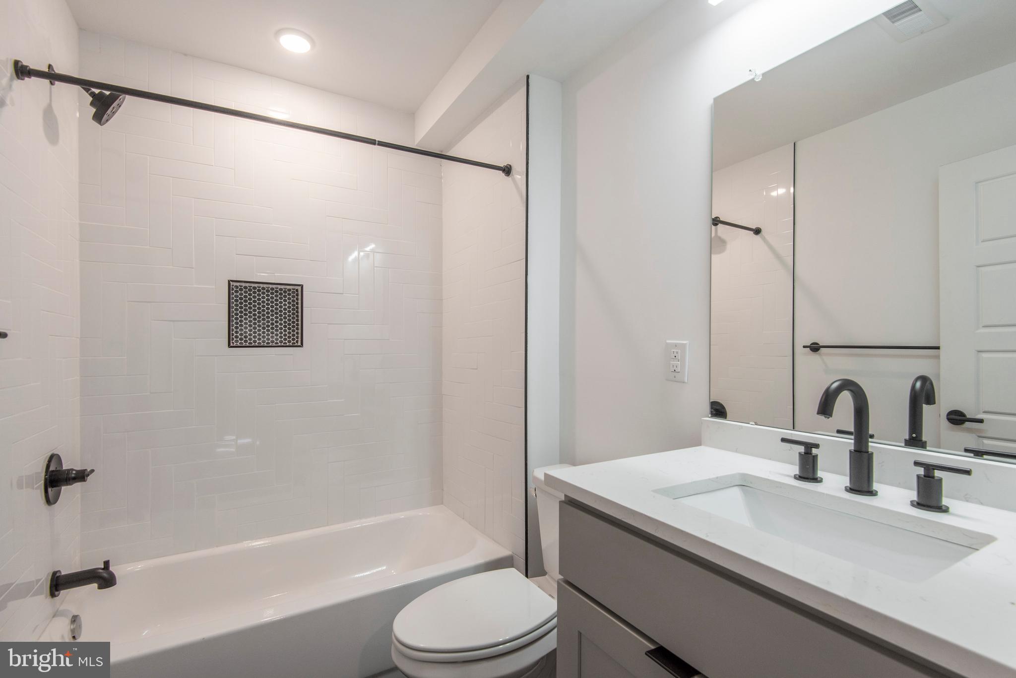 TEMPLE UNIVERSITY - Residential Lease