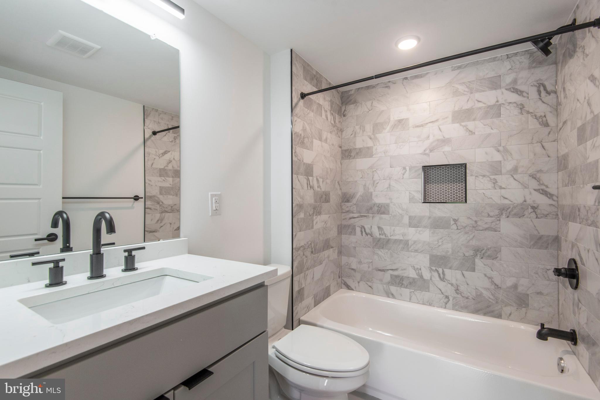 TEMPLE UNIVERSITY - Residential Lease
