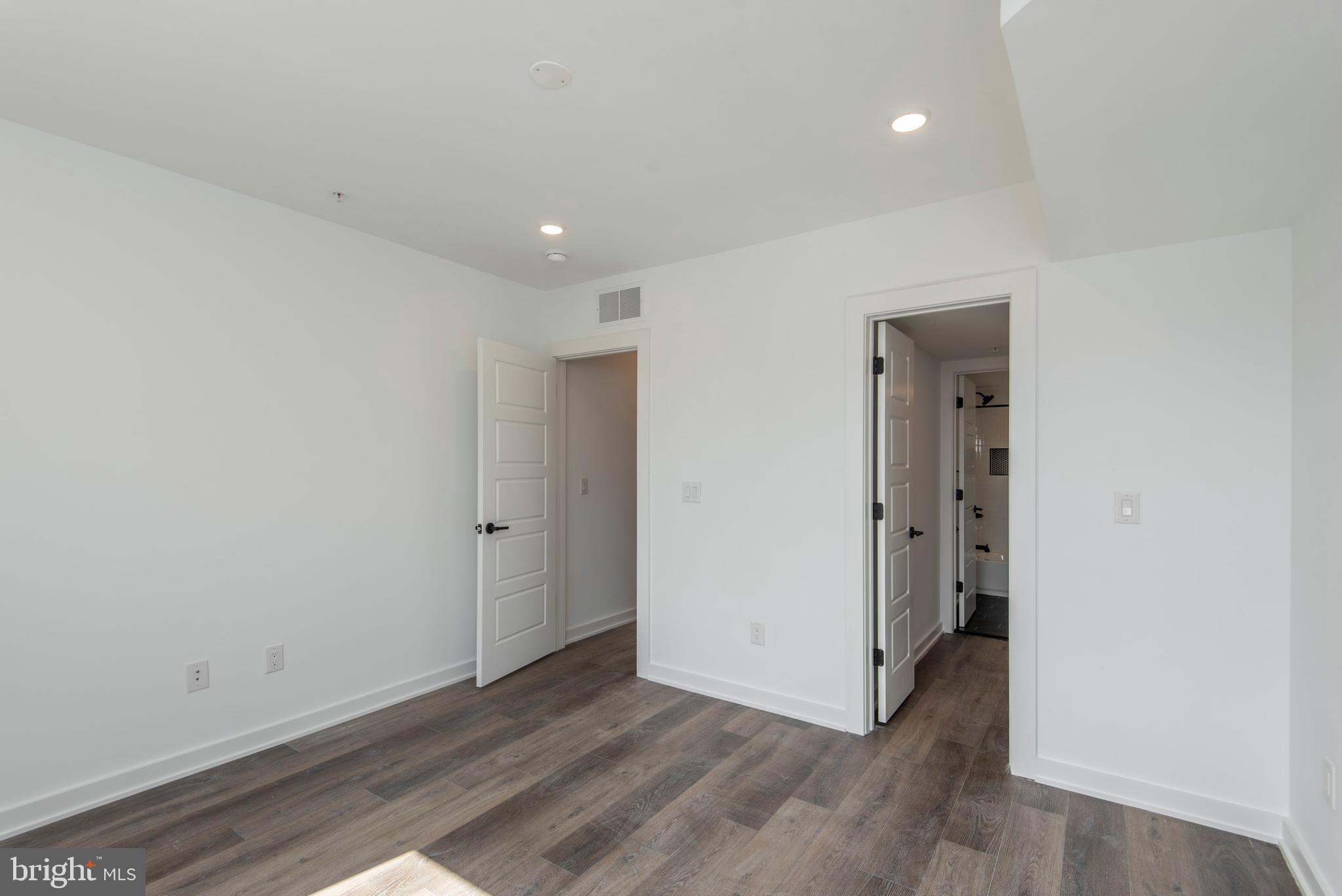 TEMPLE UNIVERSITY - Residential Lease