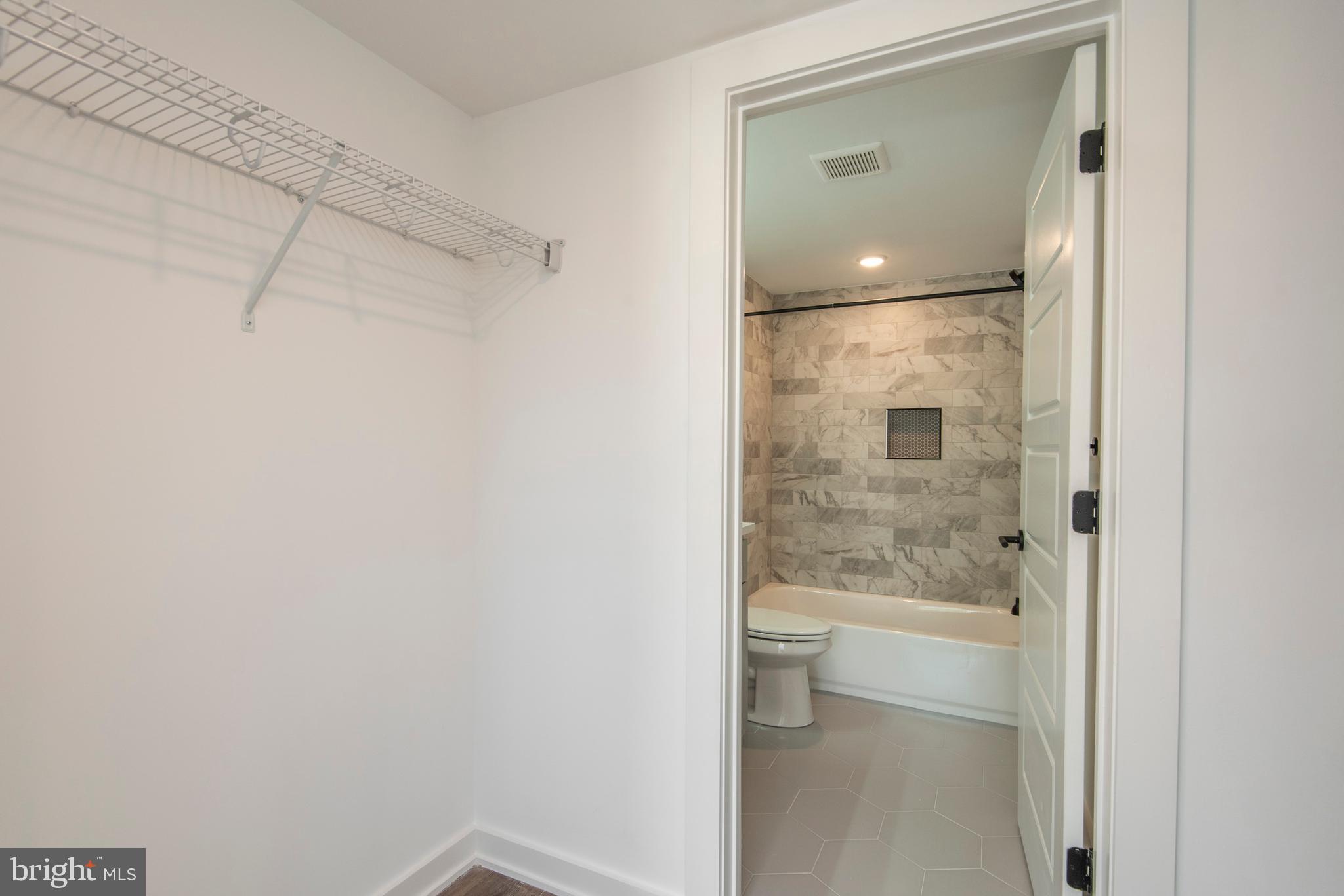 TEMPLE UNIVERSITY - Residential Lease