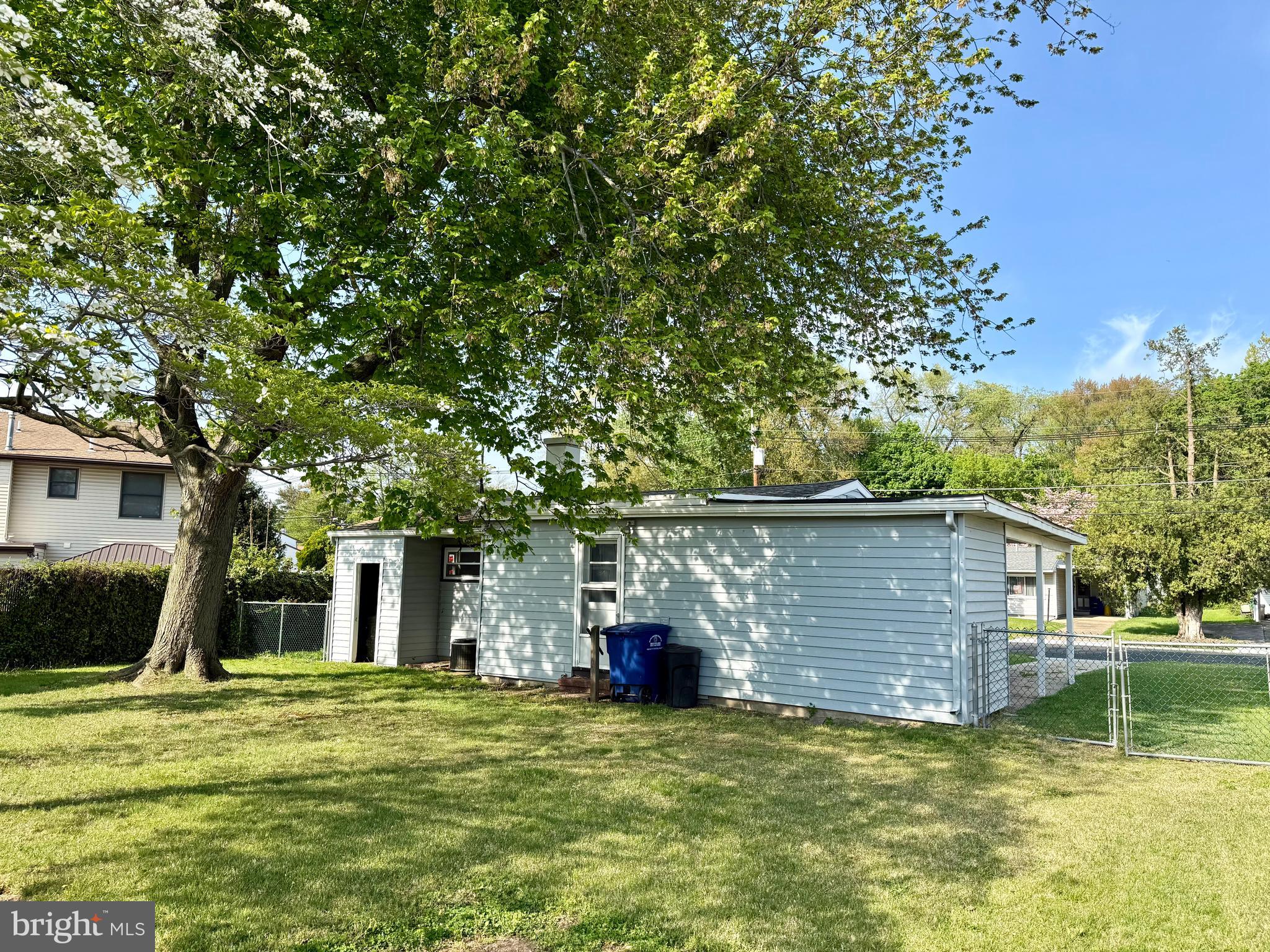 644 N COLES AVENUE