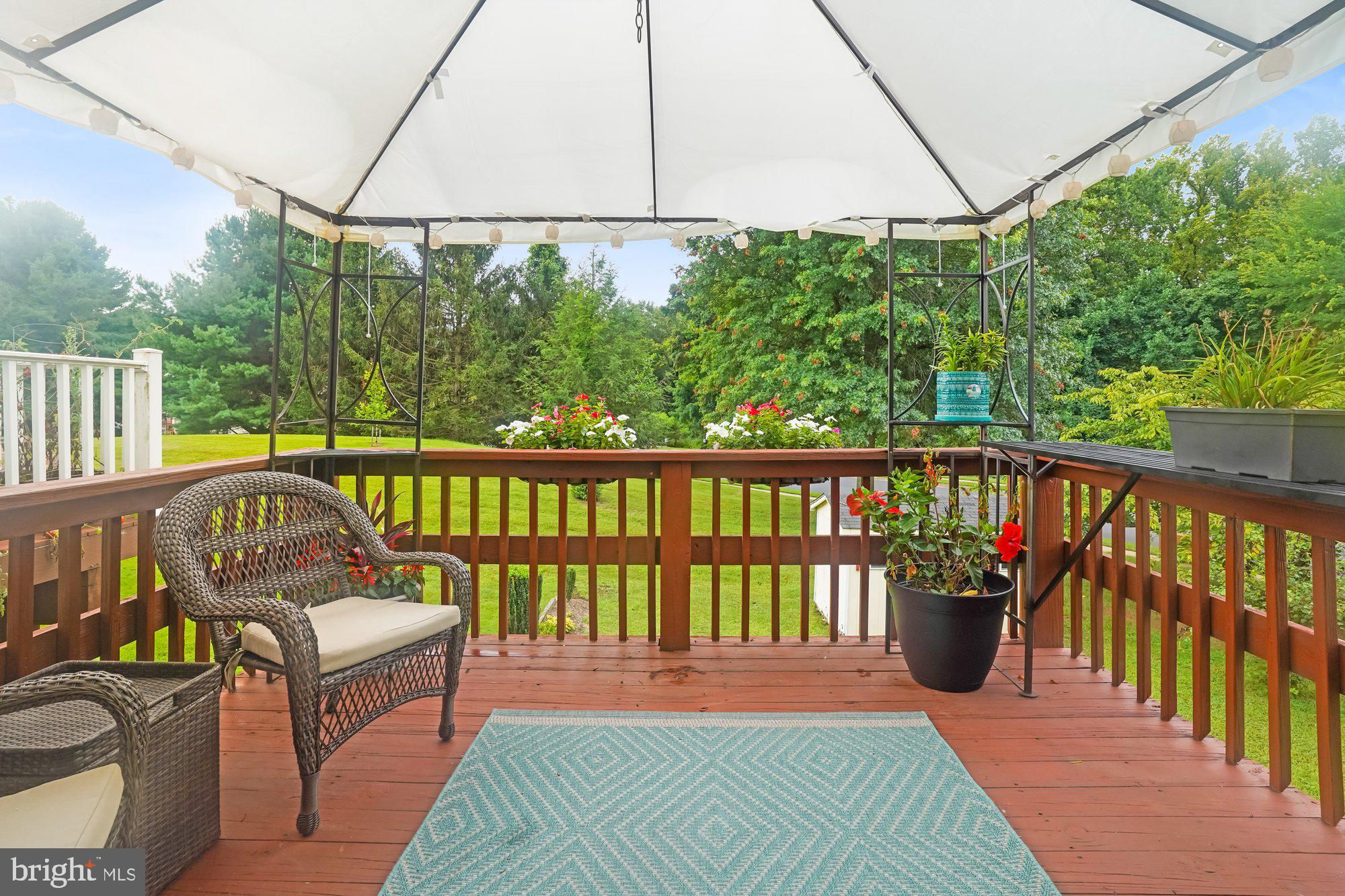 LAUREL WOODS - Residential