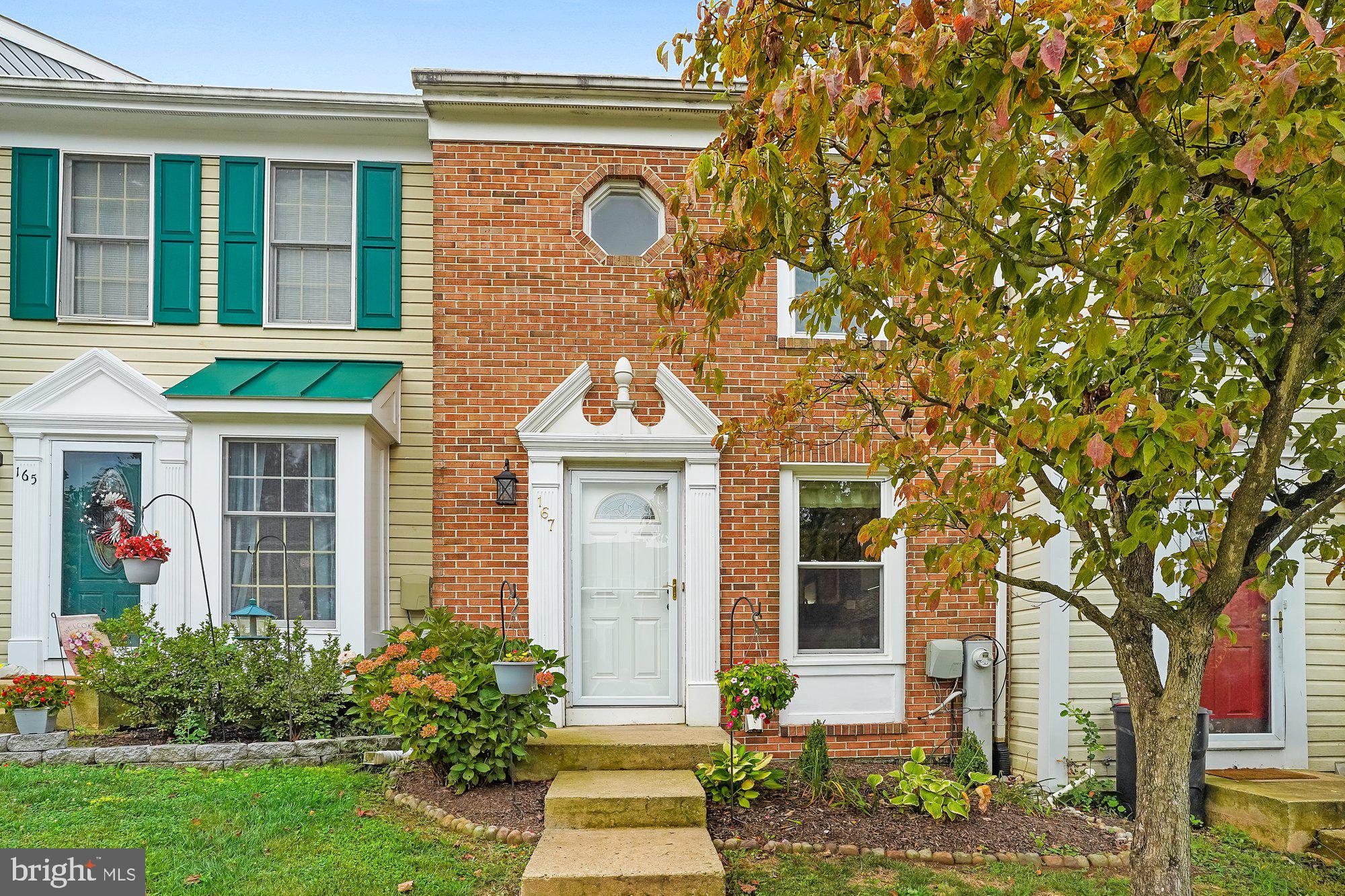 LAUREL WOODS - Residential