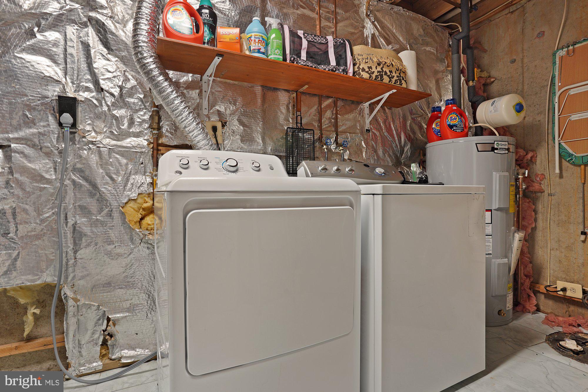 LAUREL WOODS - Residential