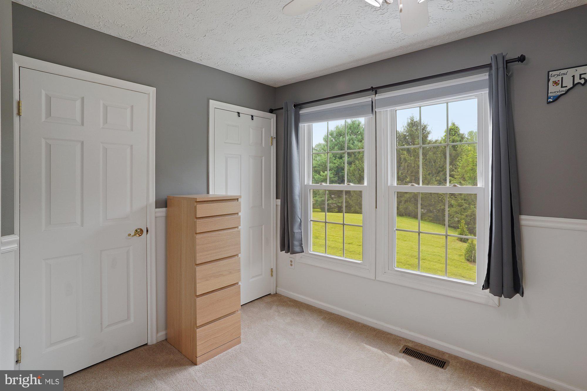 LAUREL WOODS - Residential