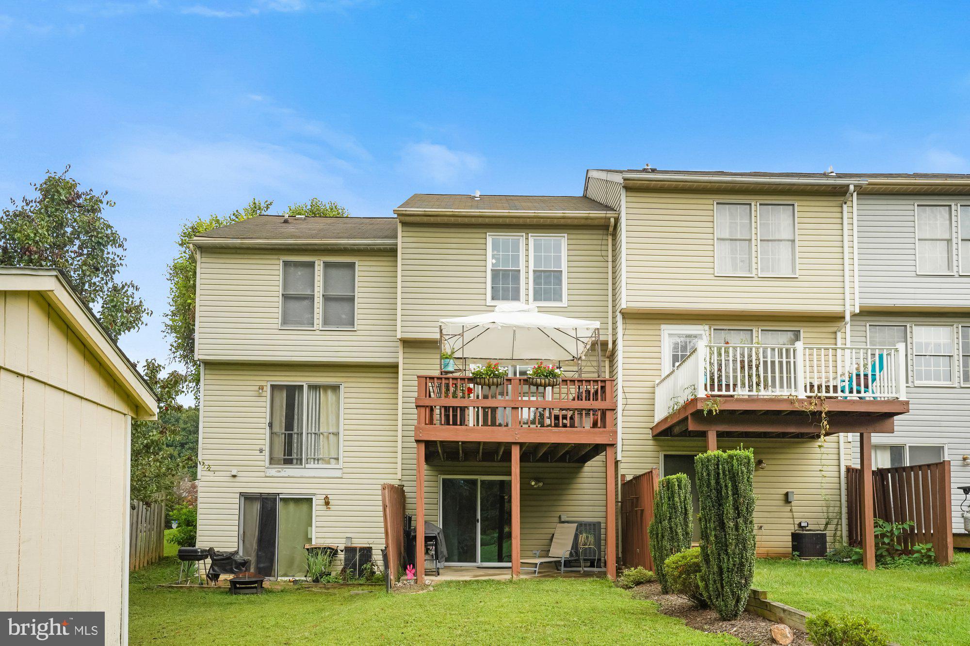 LAUREL WOODS - Residential