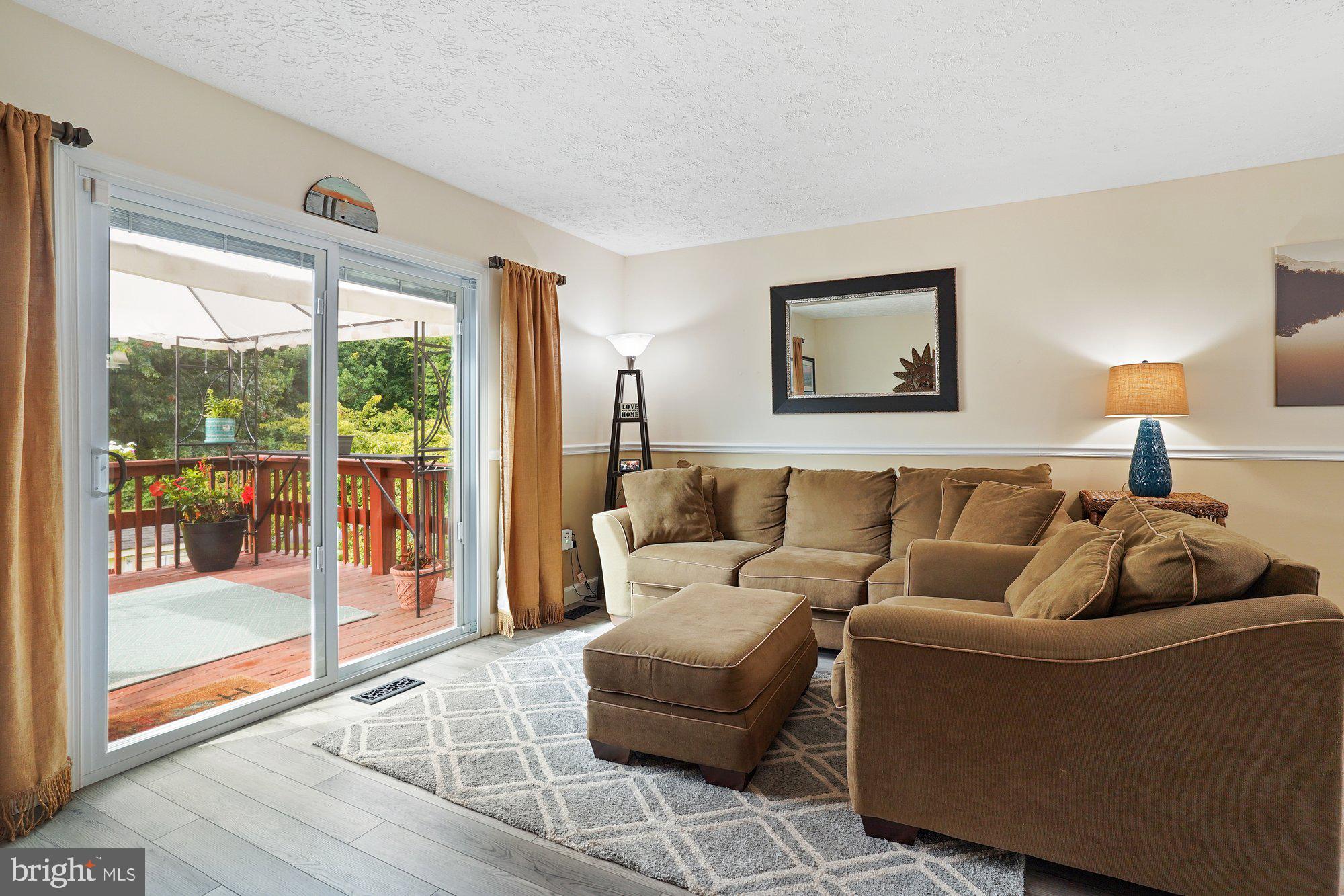 LAUREL WOODS - Residential