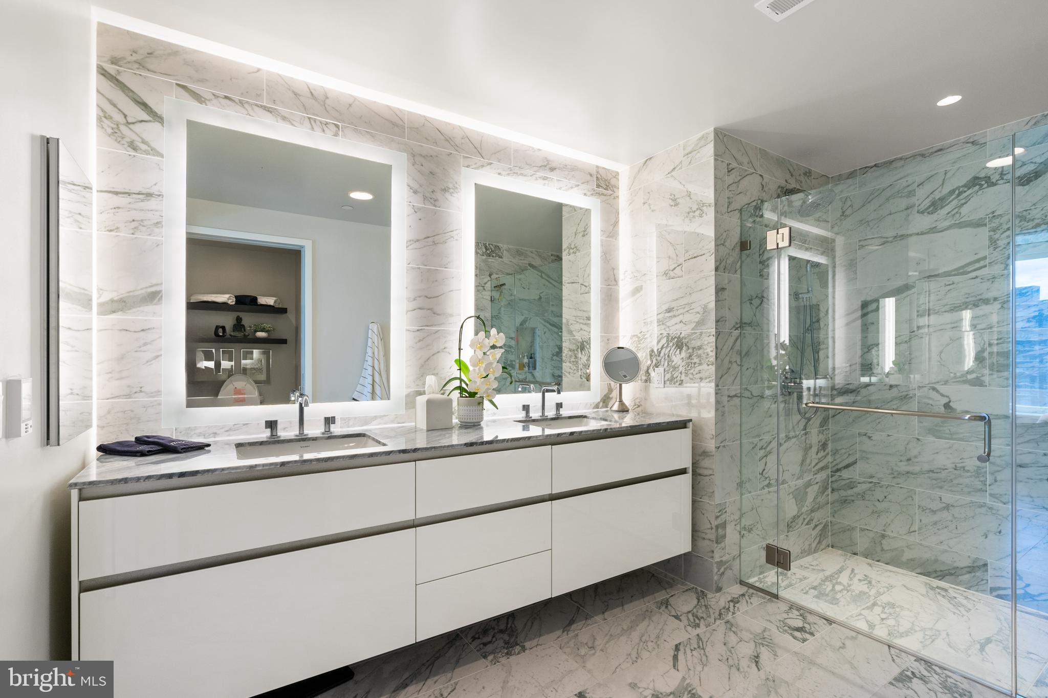 ROSSLYN - Residential