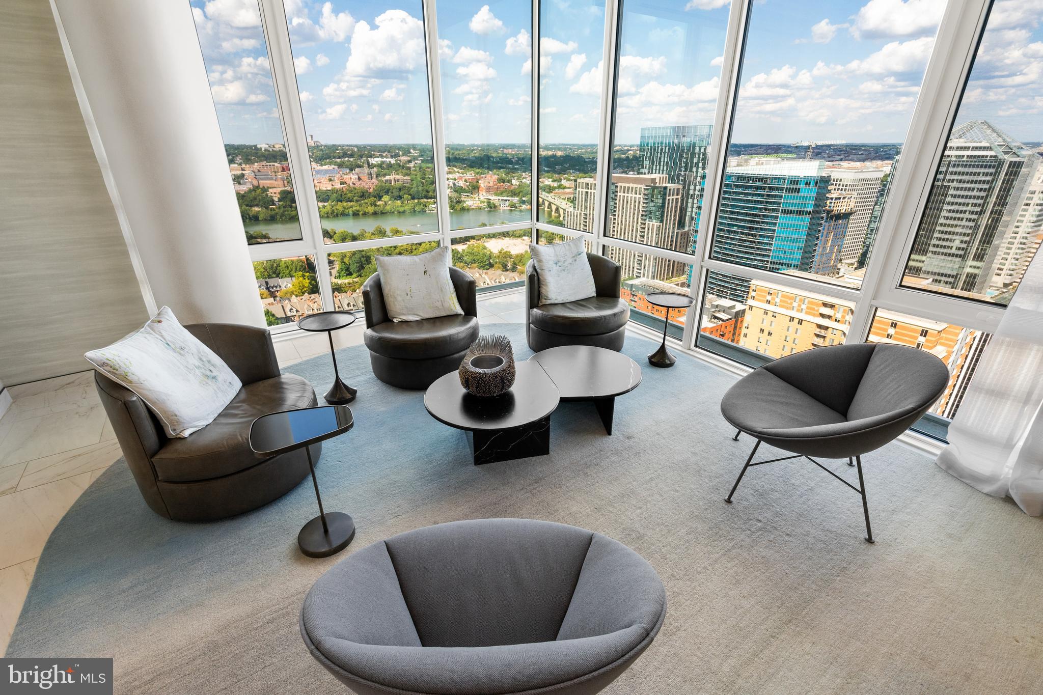 ROSSLYN - Residential