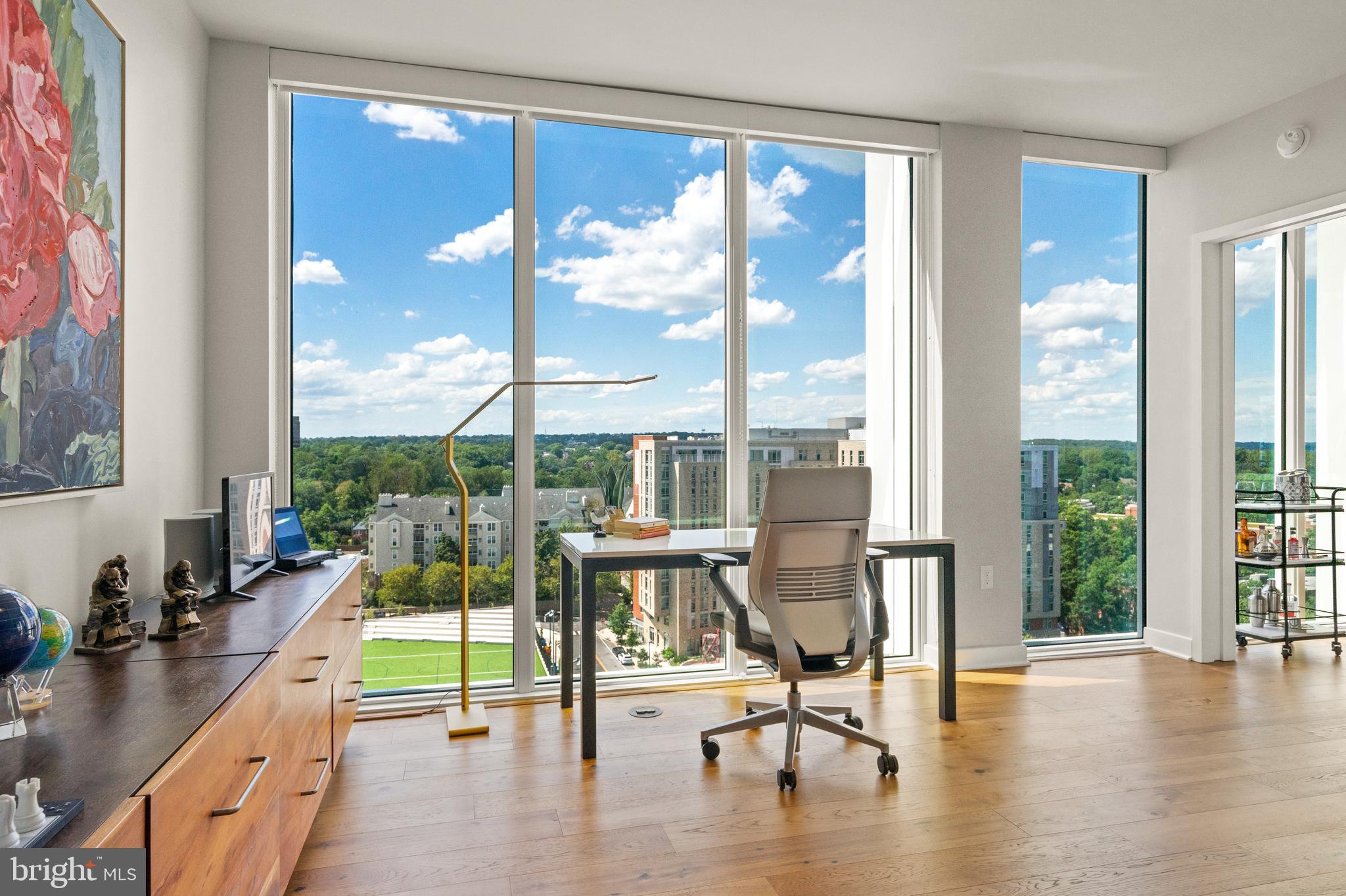 ROSSLYN - Residential