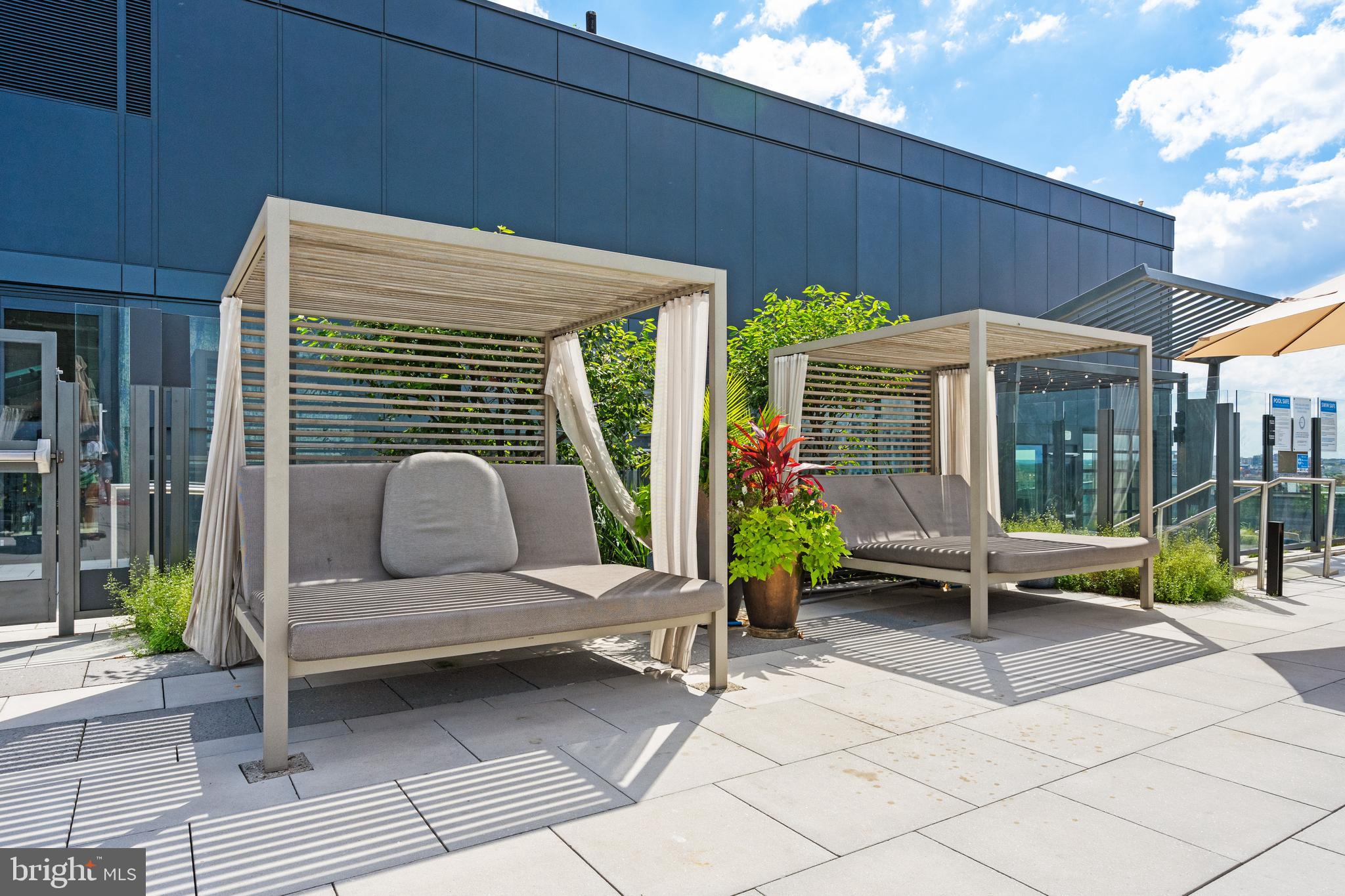 ROSSLYN - Residential