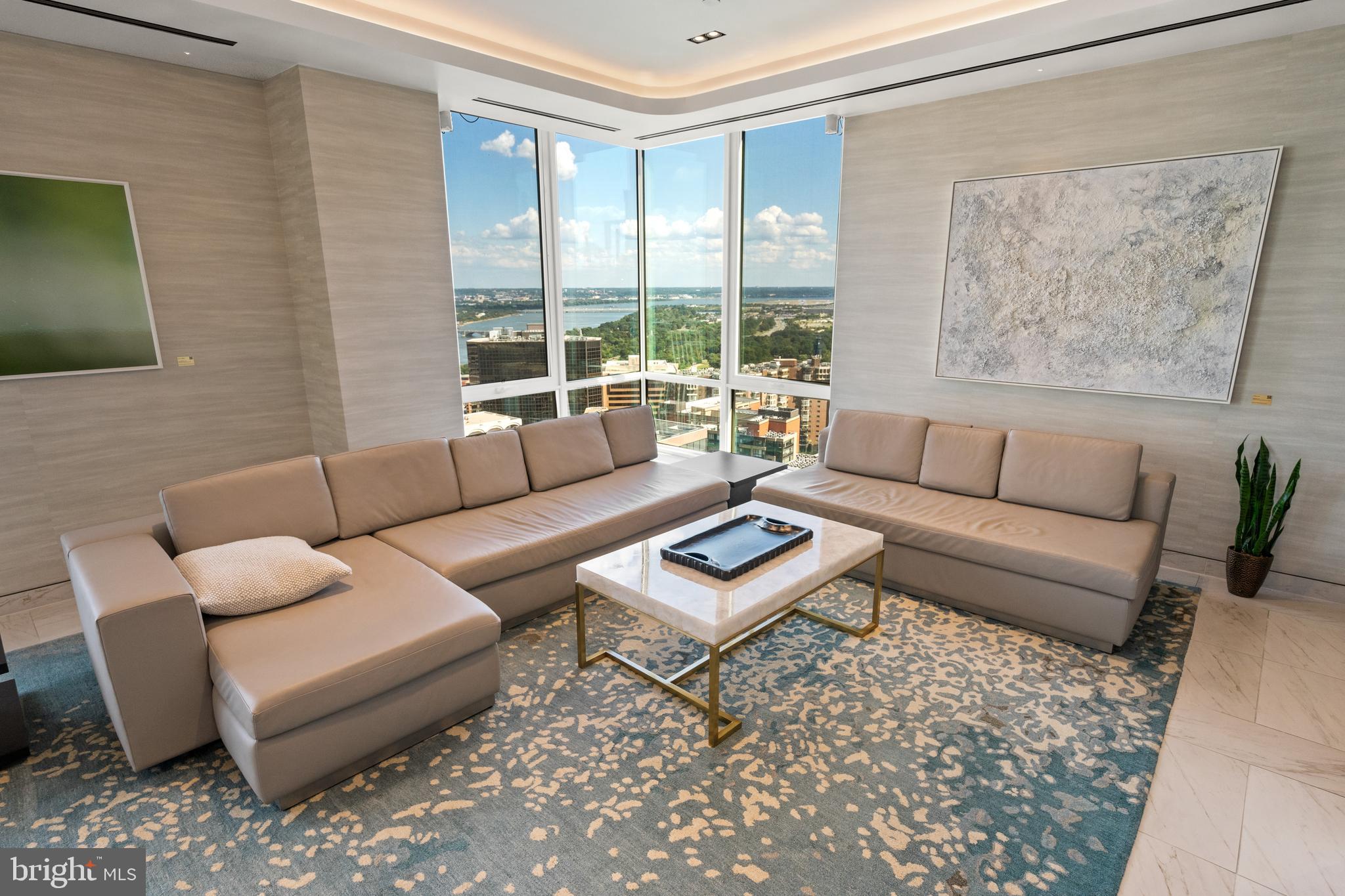 ROSSLYN - Residential