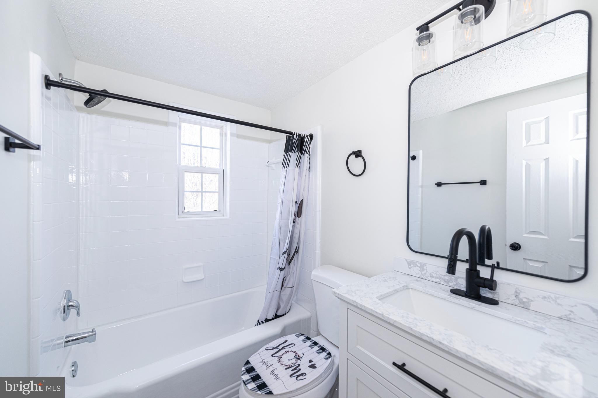 FARRINGTON PLACE - Residential Lease