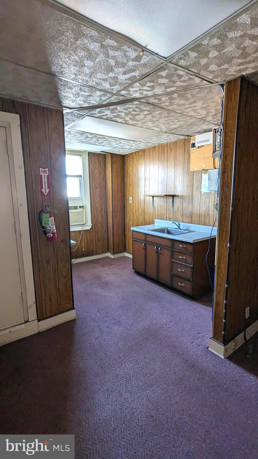 WEST OAK LANE - Commercial Sale