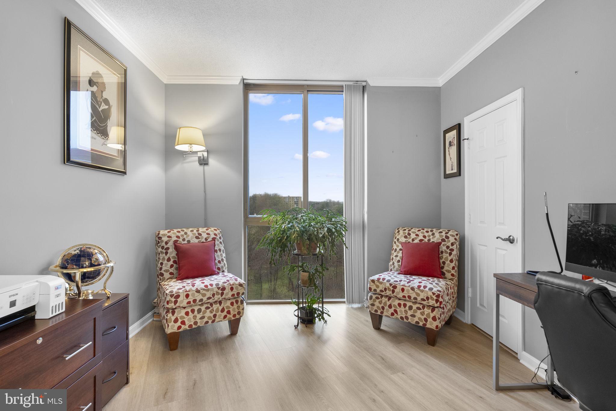 VANTAGE POINT EAST @ LEISURE WORLD - Residential