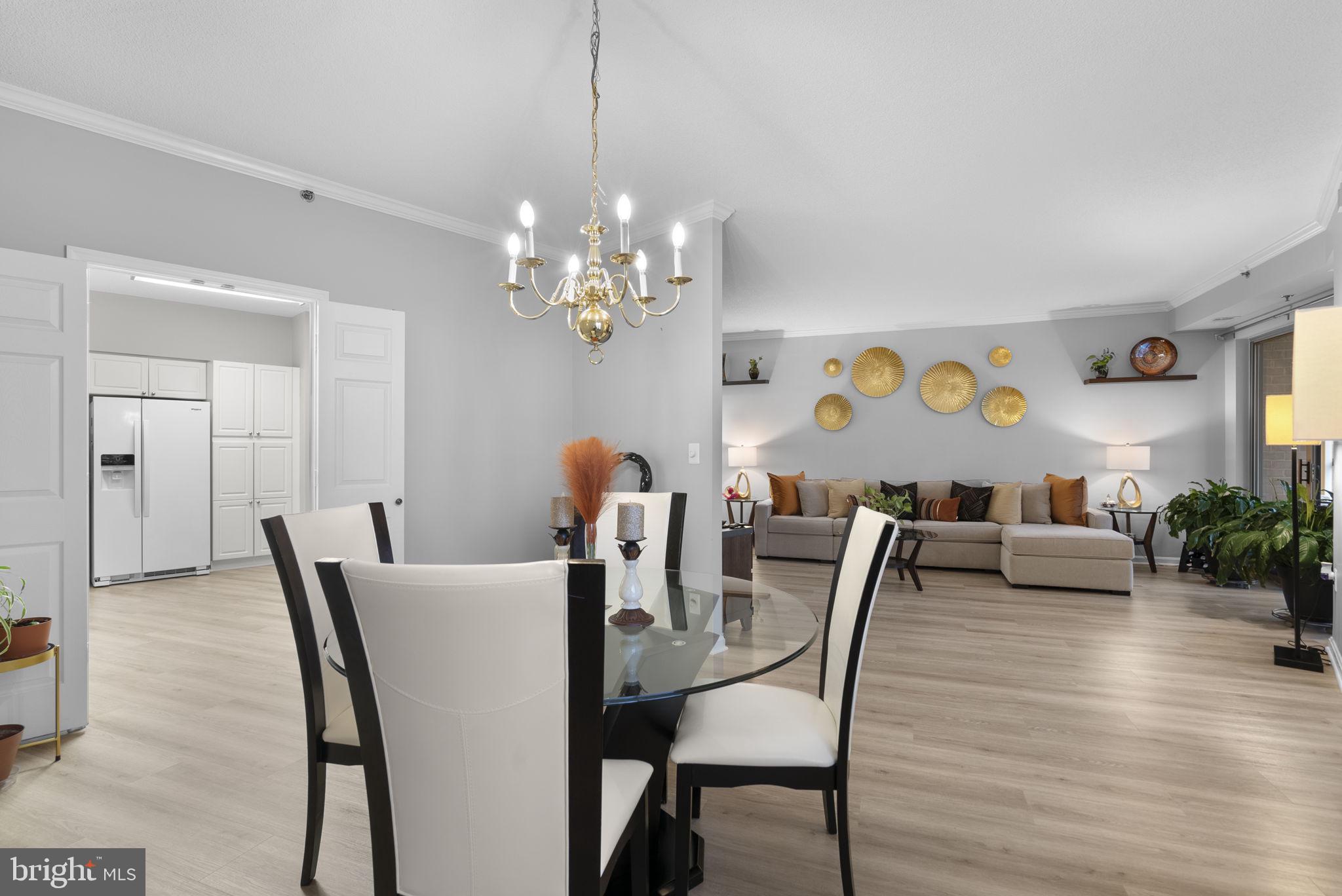 VANTAGE POINT EAST @ LEISURE WORLD - Residential