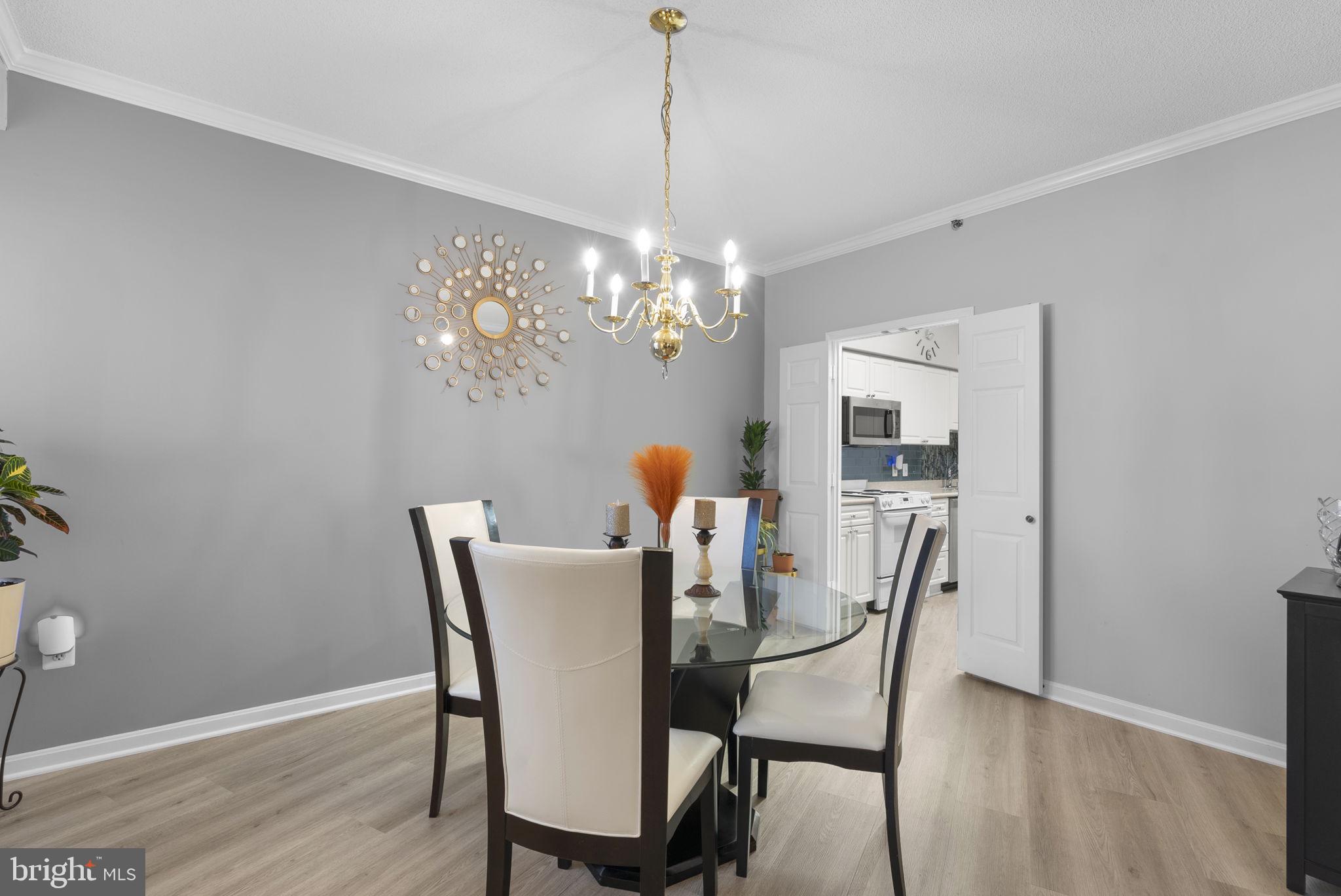VANTAGE POINT EAST @ LEISURE WORLD - Residential