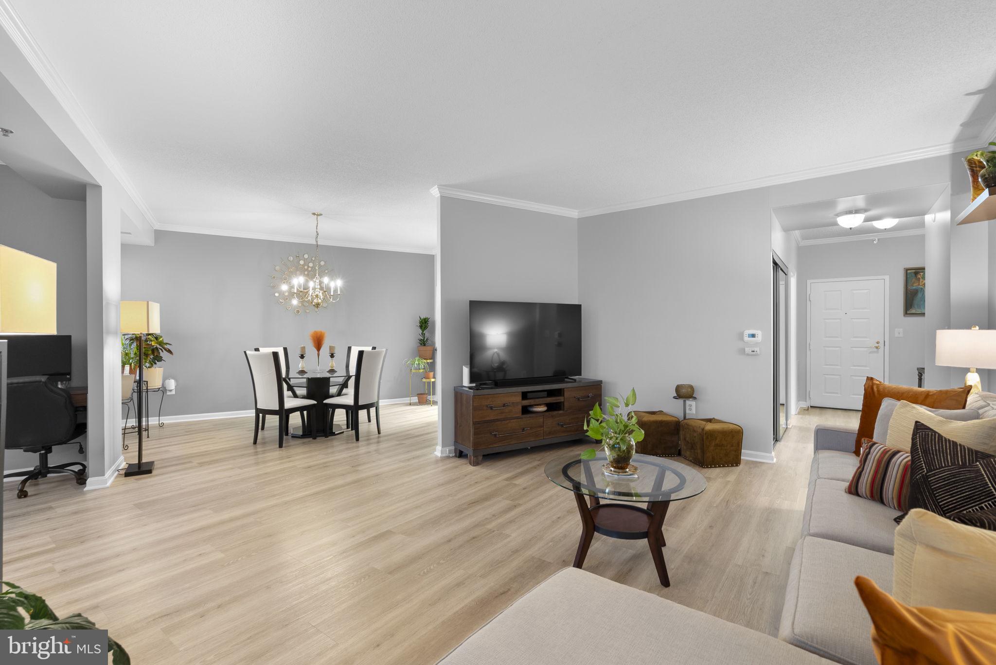 VANTAGE POINT EAST @ LEISURE WORLD - Residential