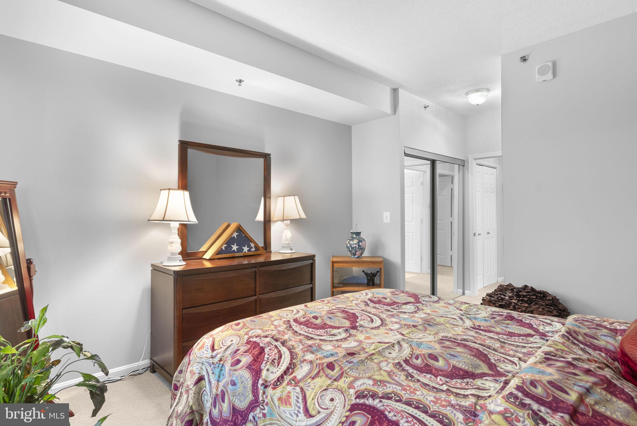 VANTAGE POINT EAST @ LEISURE WORLD - Residential