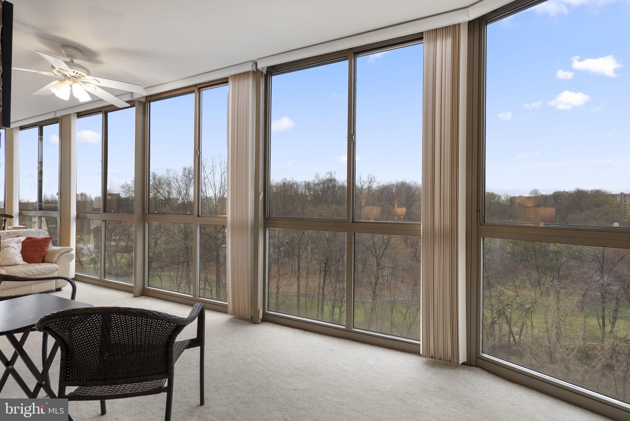 VANTAGE POINT EAST @ LEISURE WORLD - Residential