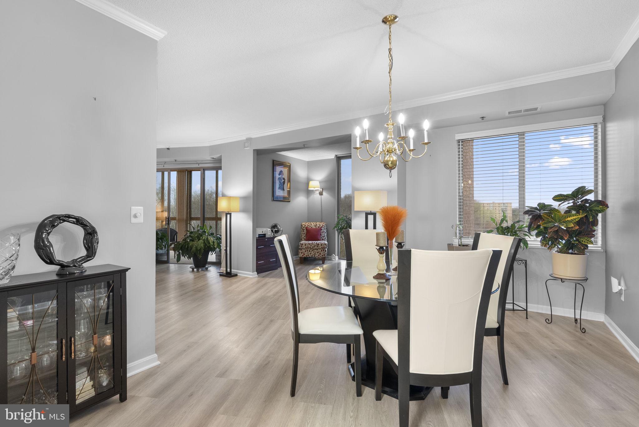 VANTAGE POINT EAST @ LEISURE WORLD - Residential