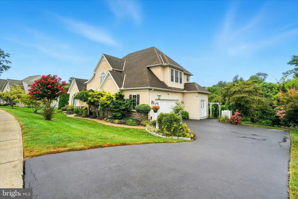 Photo of 105 Livia Lane, WRIGHTSVILLE, PA 17368 (MLS # PAYK2088318)
