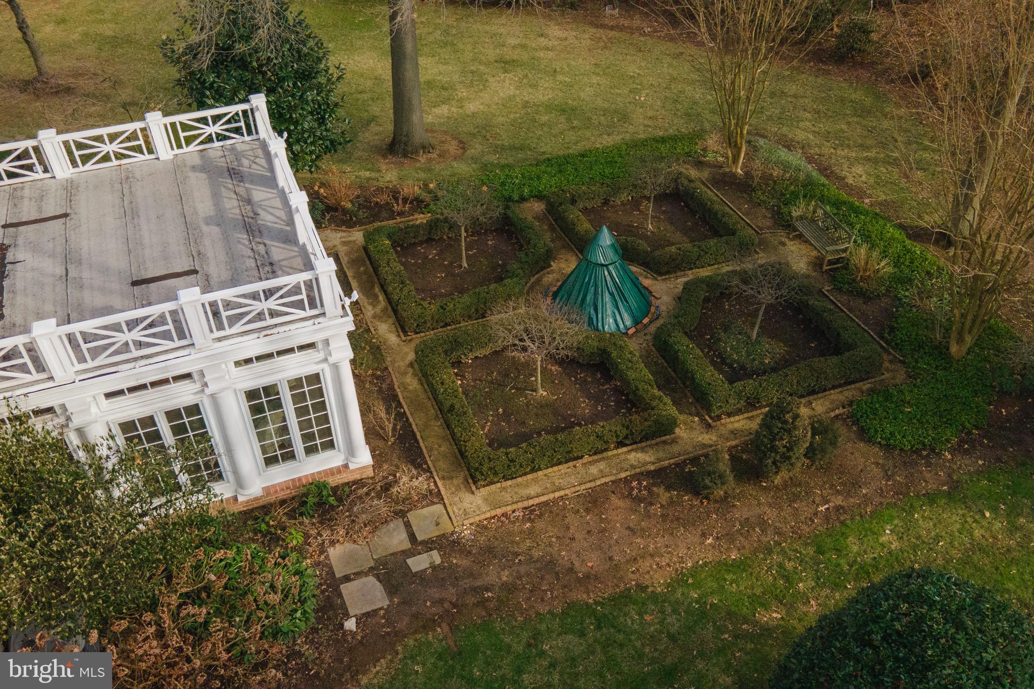 GOVERNOR ESTATES - Residential