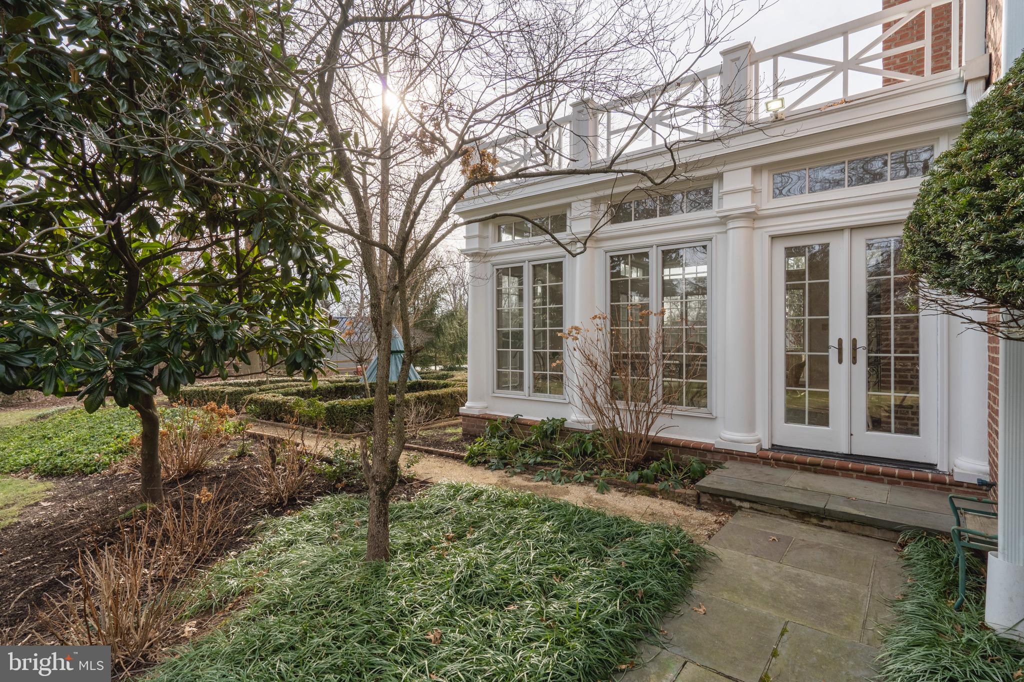 GOVERNOR ESTATES - Residential