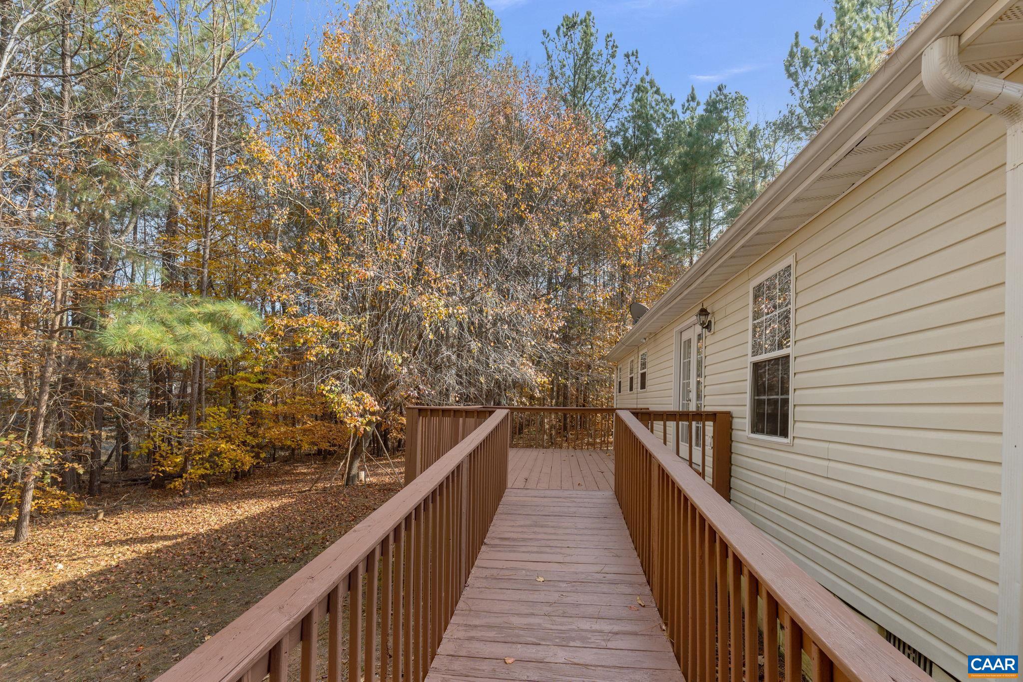 LAKE MONTICELLO - Residential