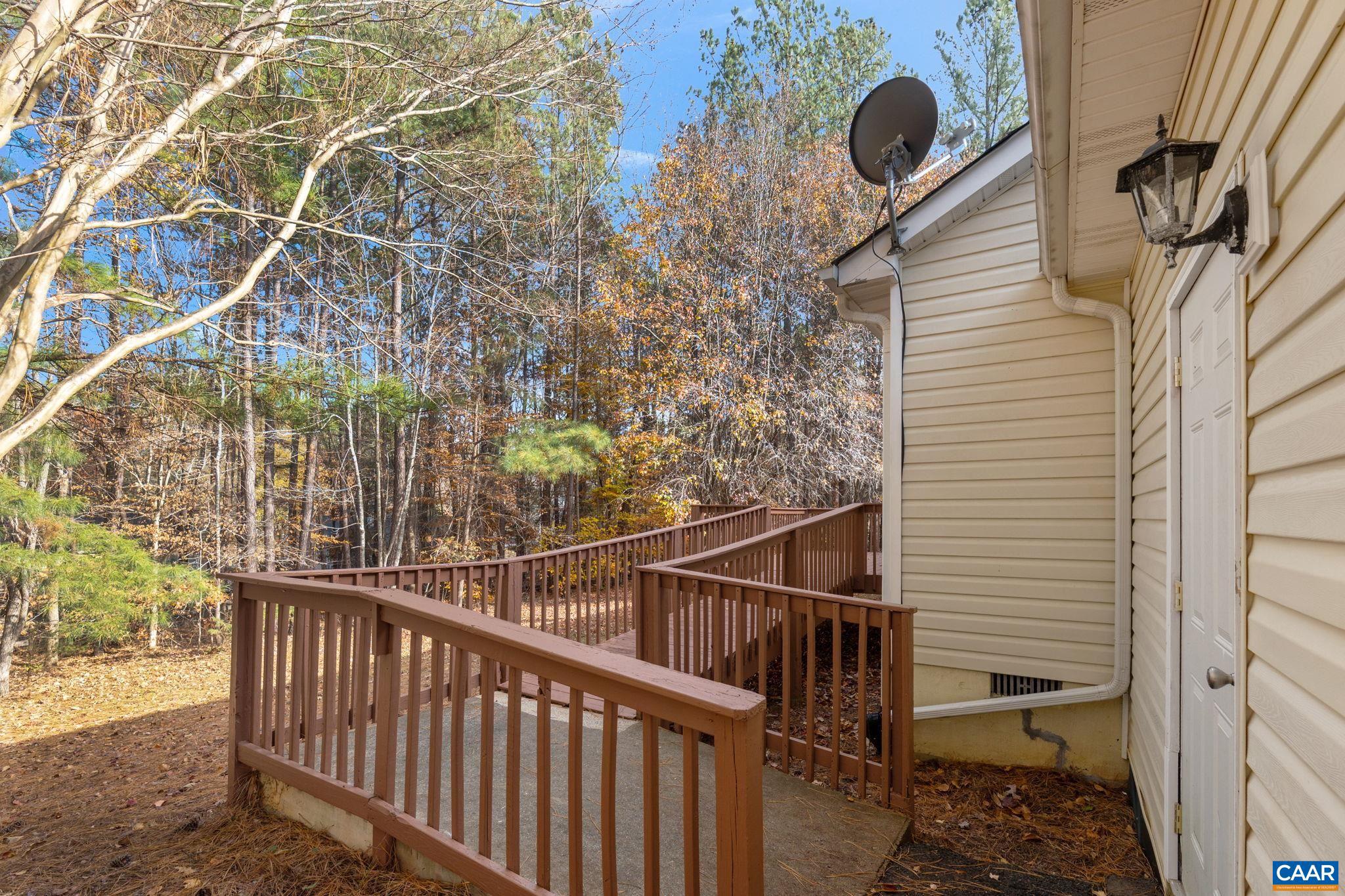 LAKE MONTICELLO - Residential