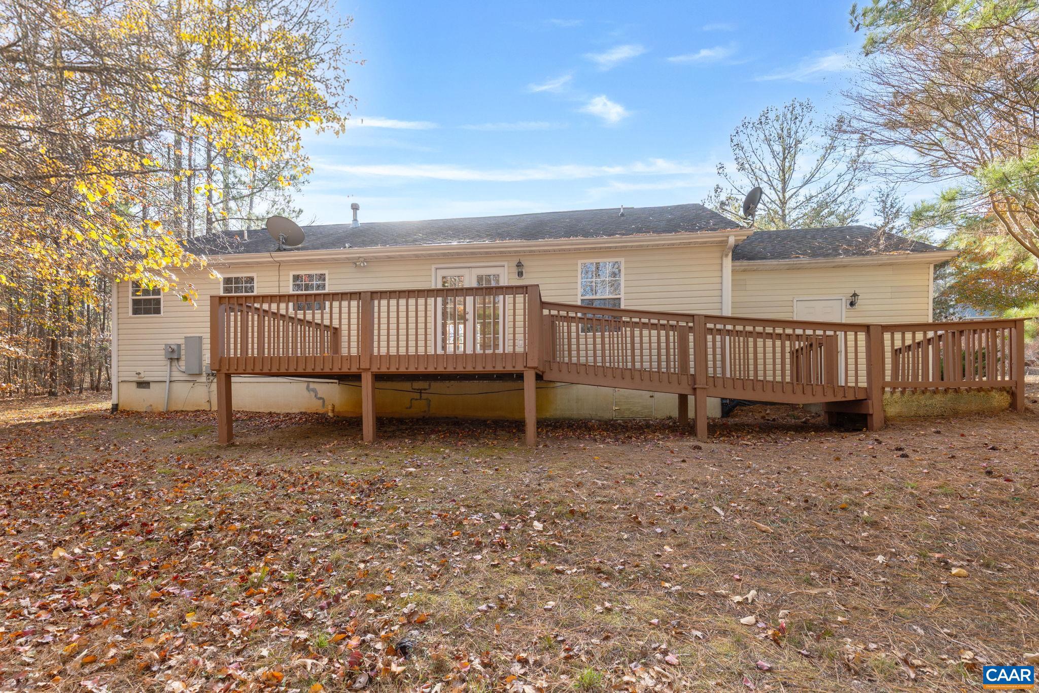 LAKE MONTICELLO - Residential