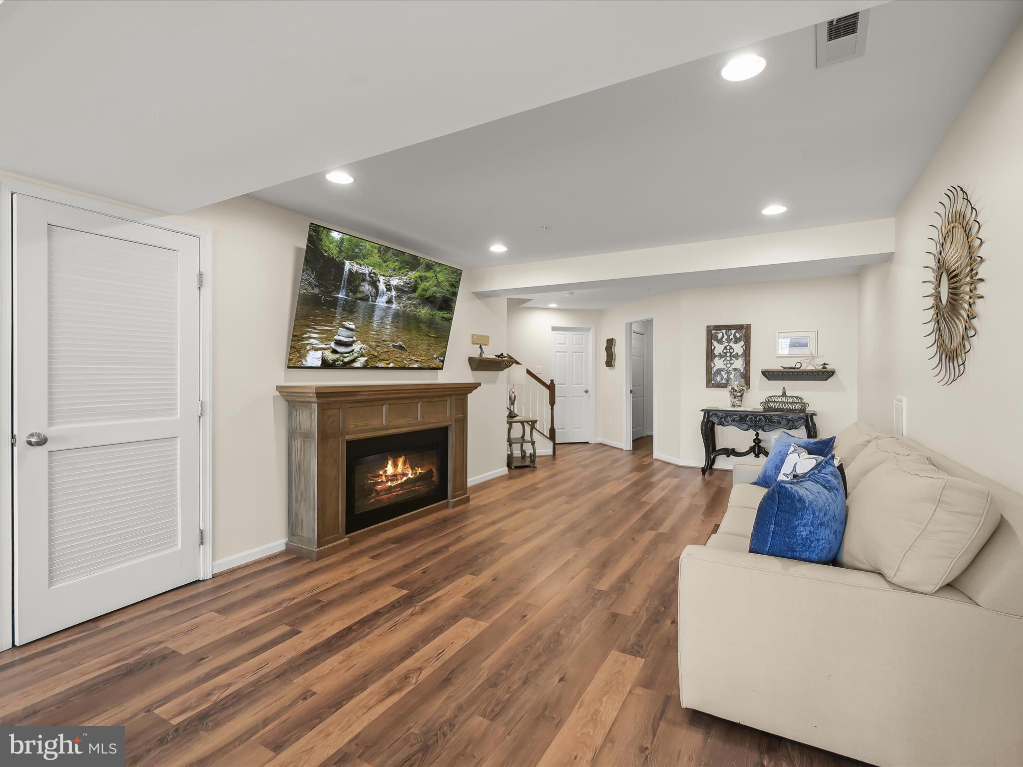 GLENBROOK - Residential