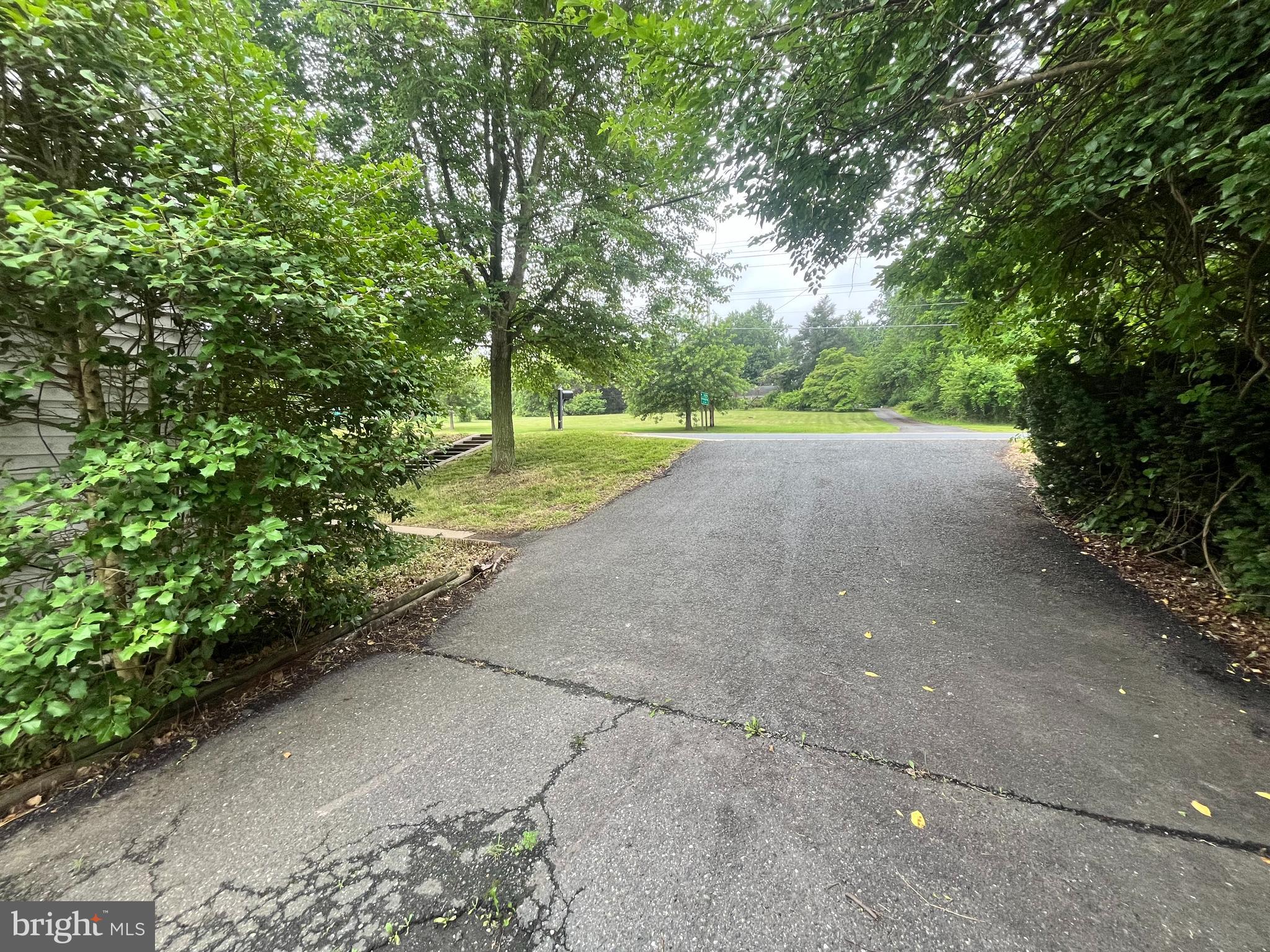 MARYLAND MANOR - Residential Lease