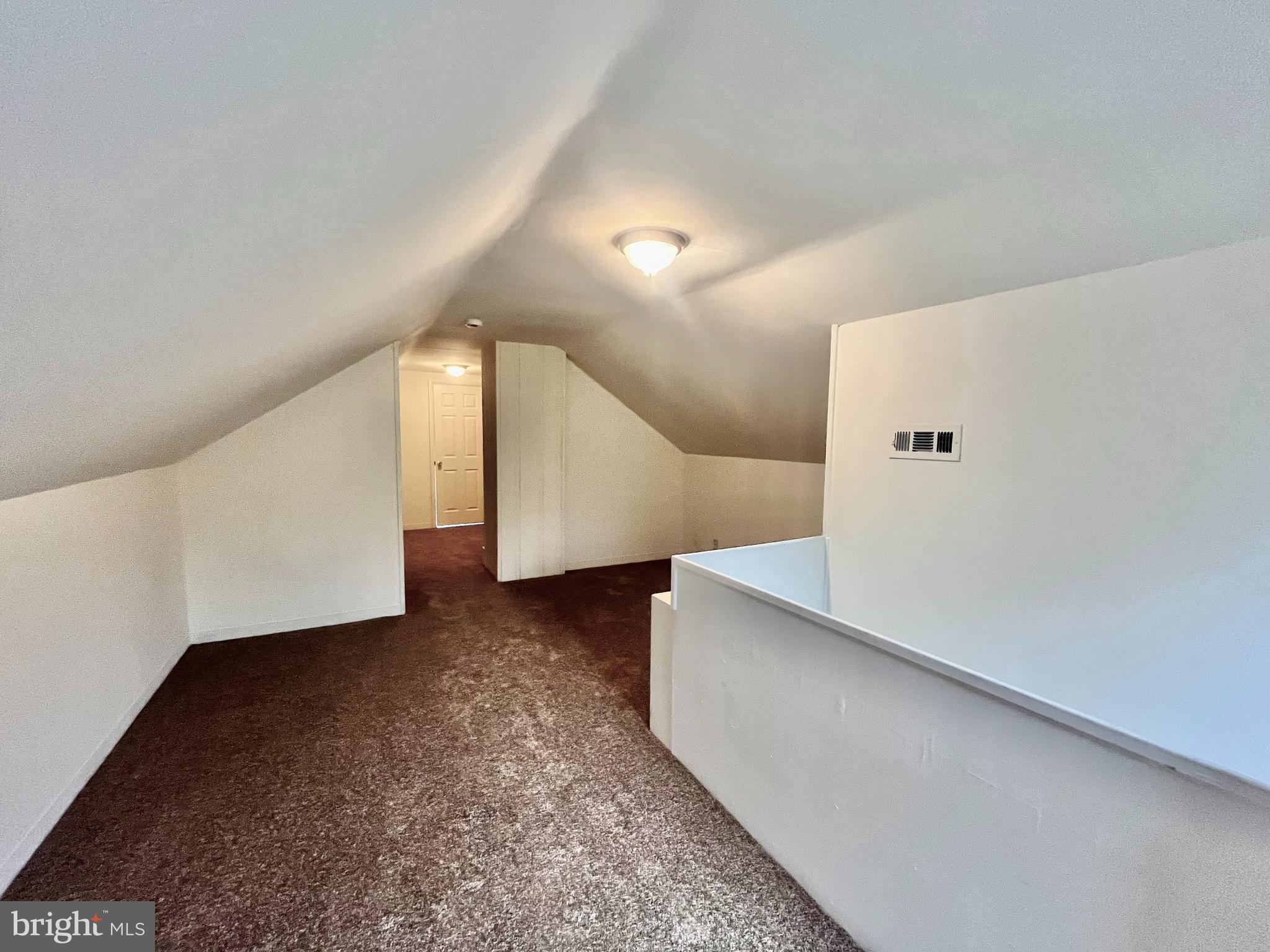 MARYLAND MANOR - Residential Lease