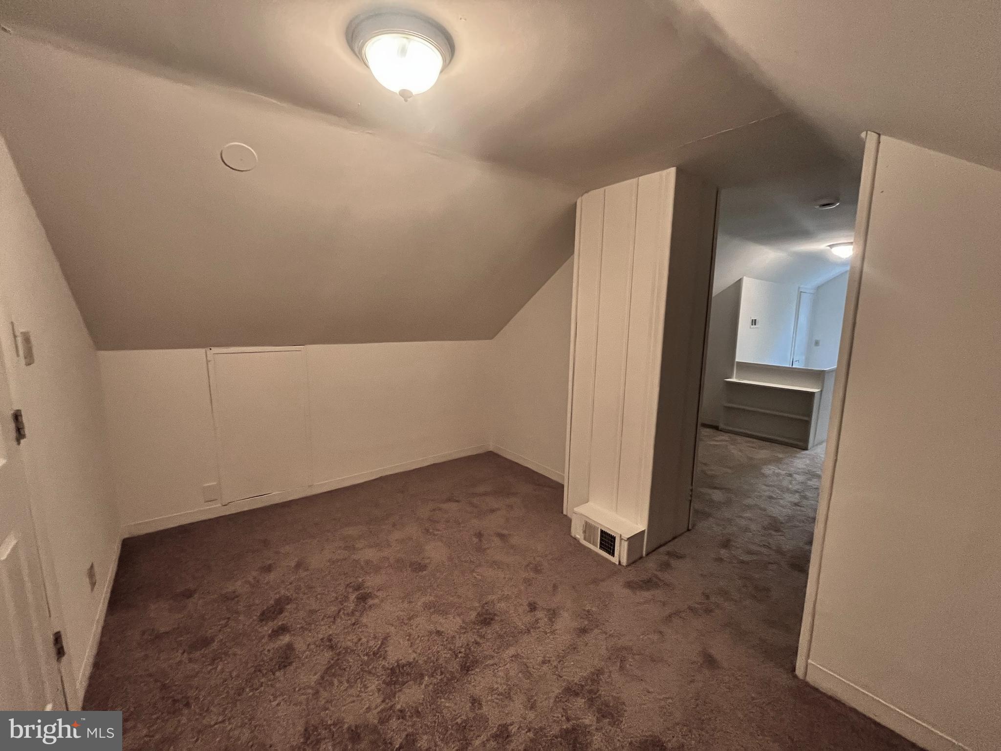 MARYLAND MANOR - Residential Lease