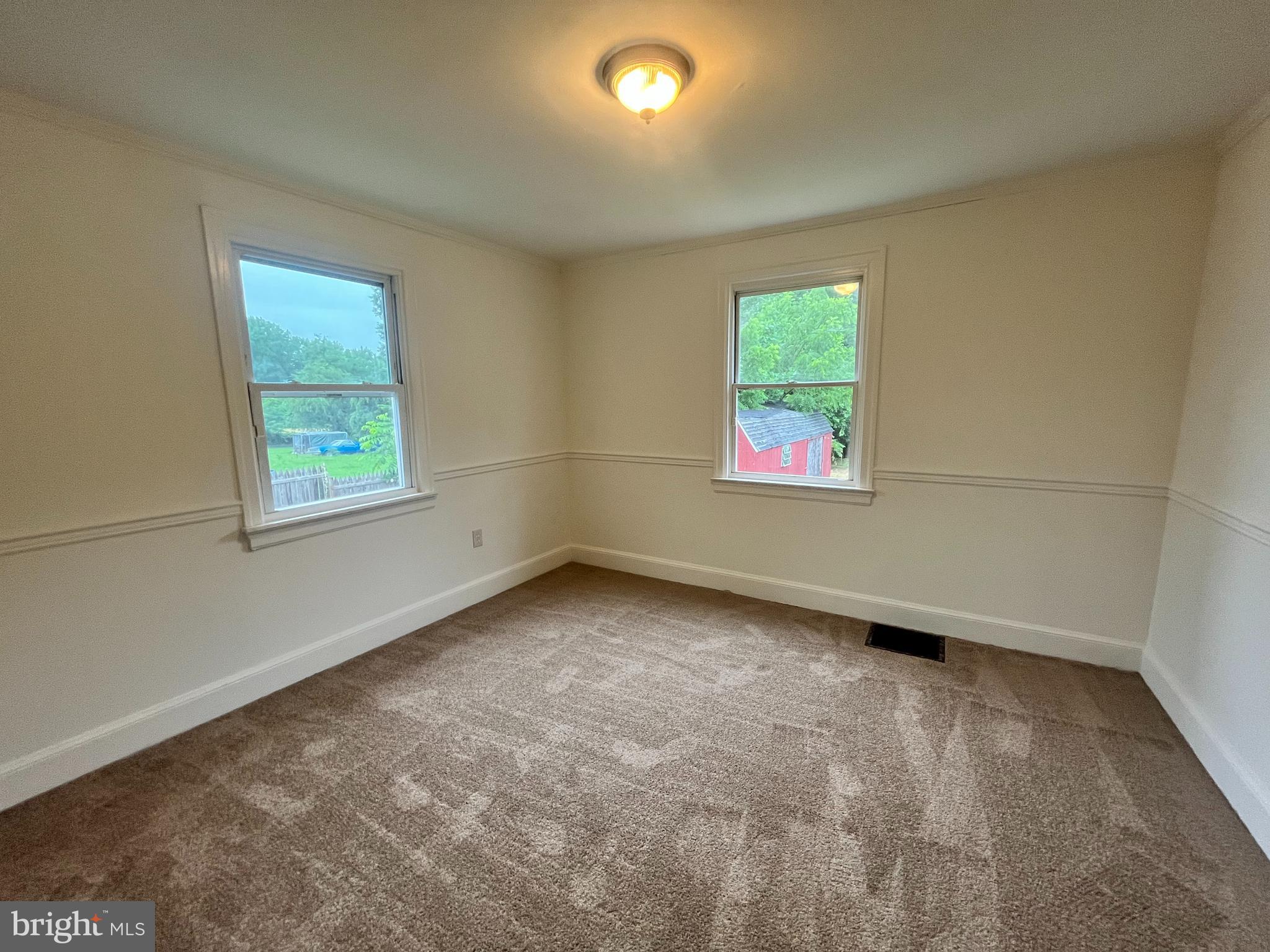 MARYLAND MANOR - Residential Lease