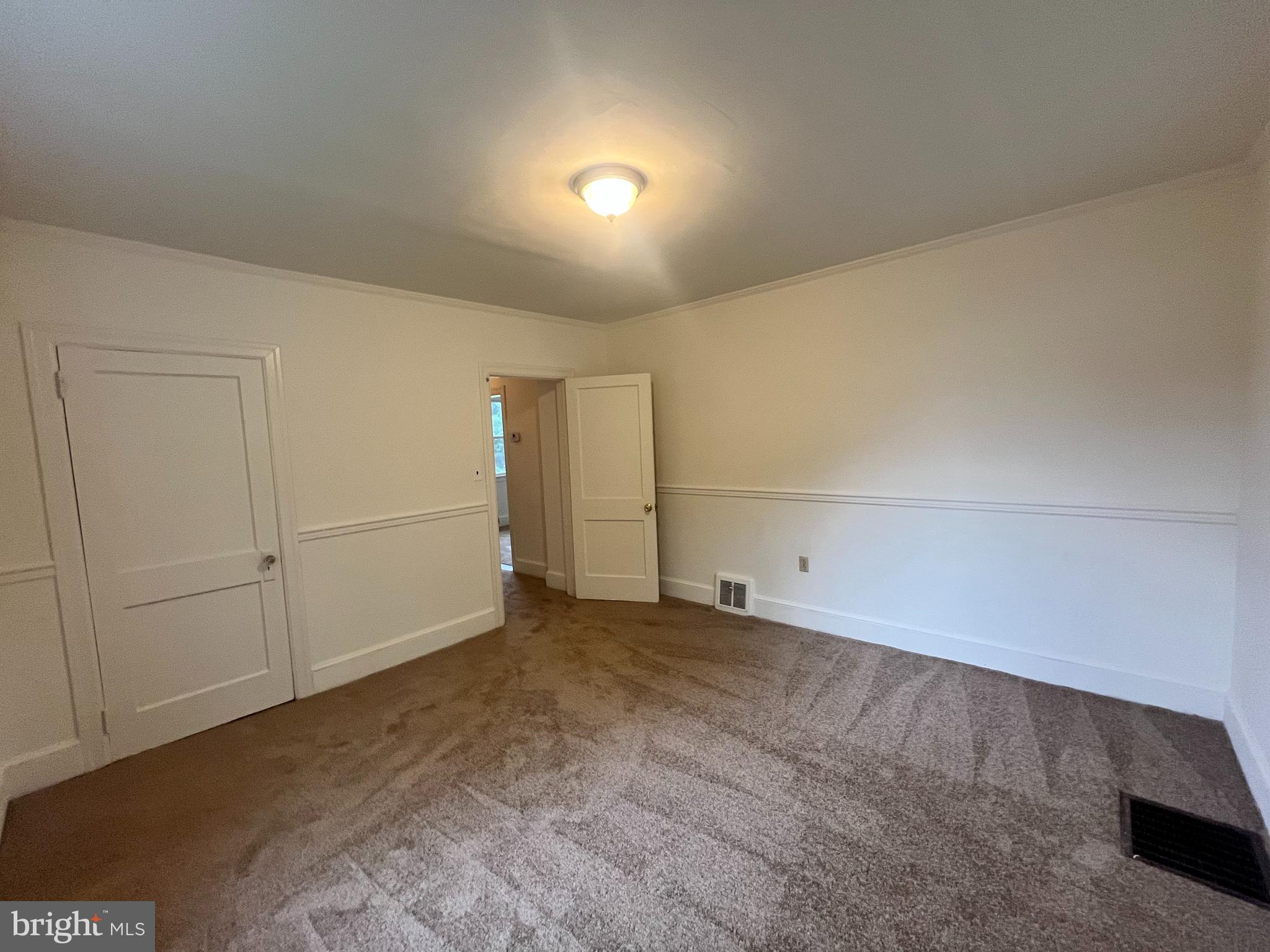 MARYLAND MANOR - Residential Lease