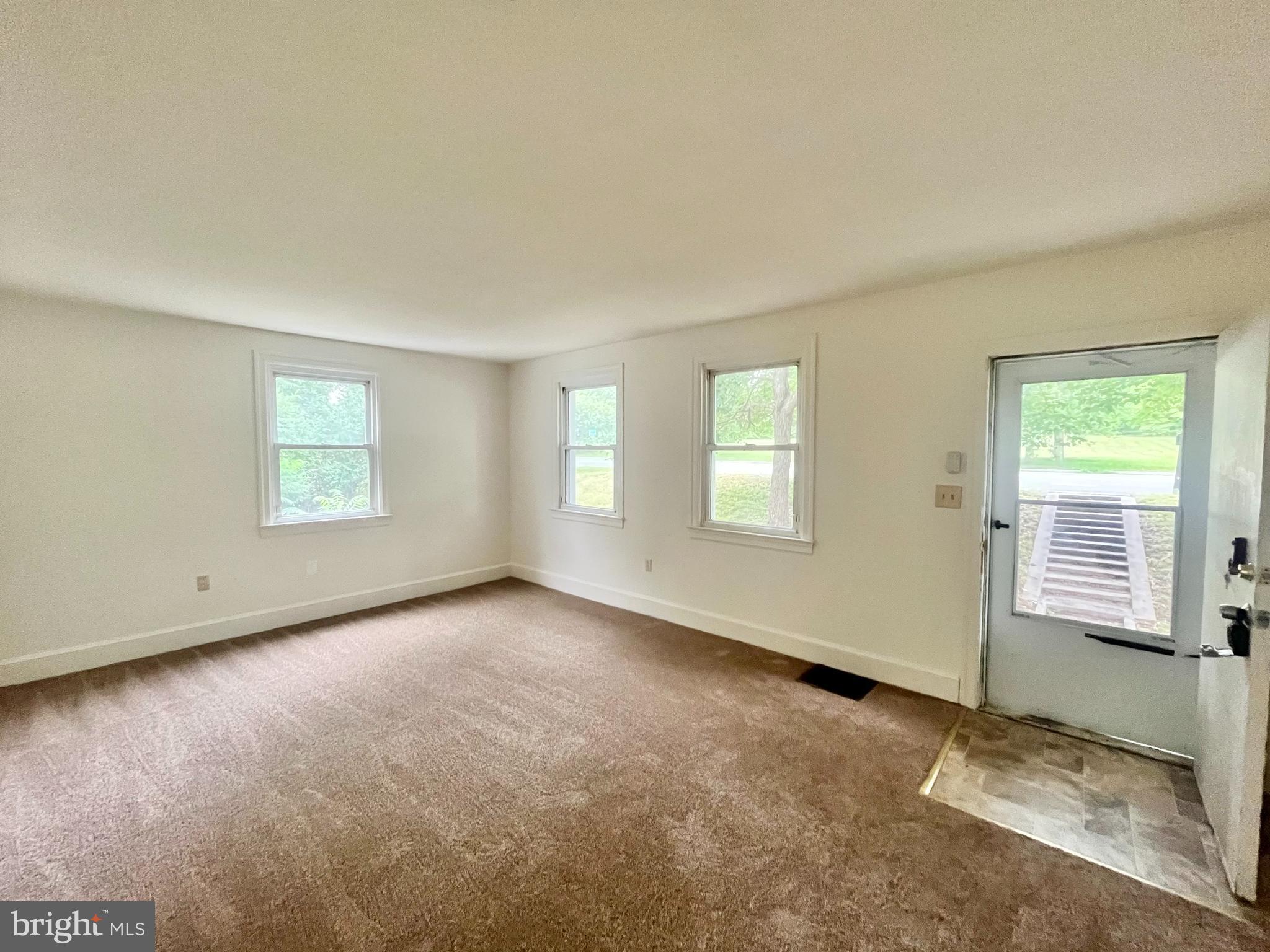 MARYLAND MANOR - Residential Lease