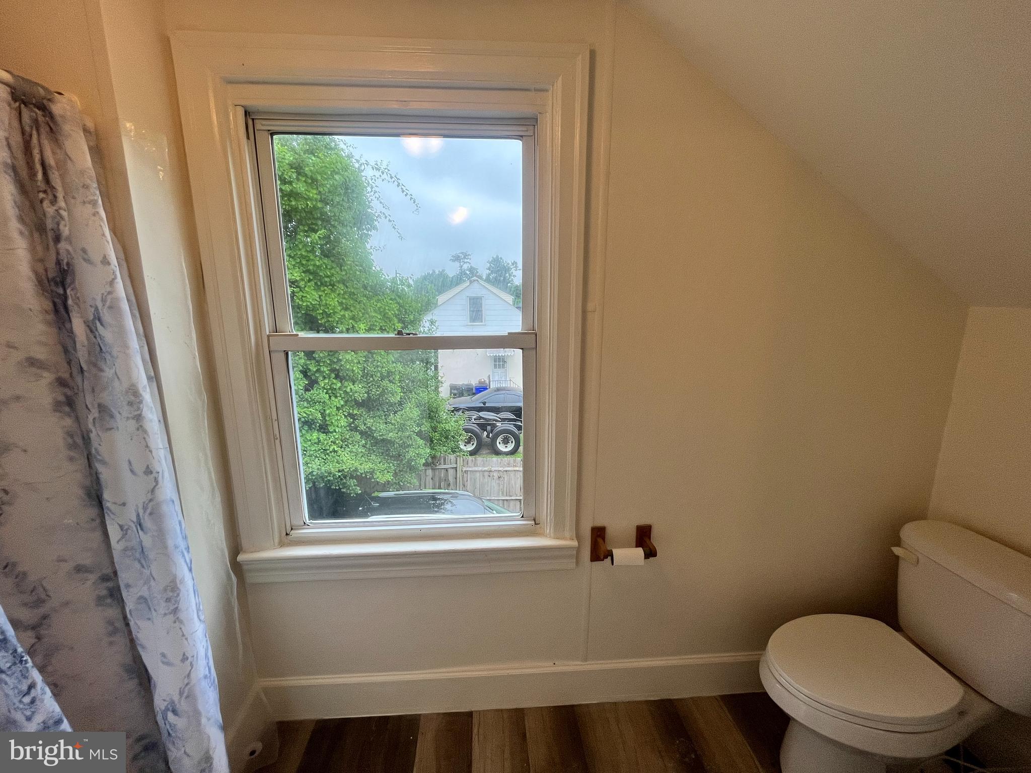 MARYLAND MANOR - Residential Lease