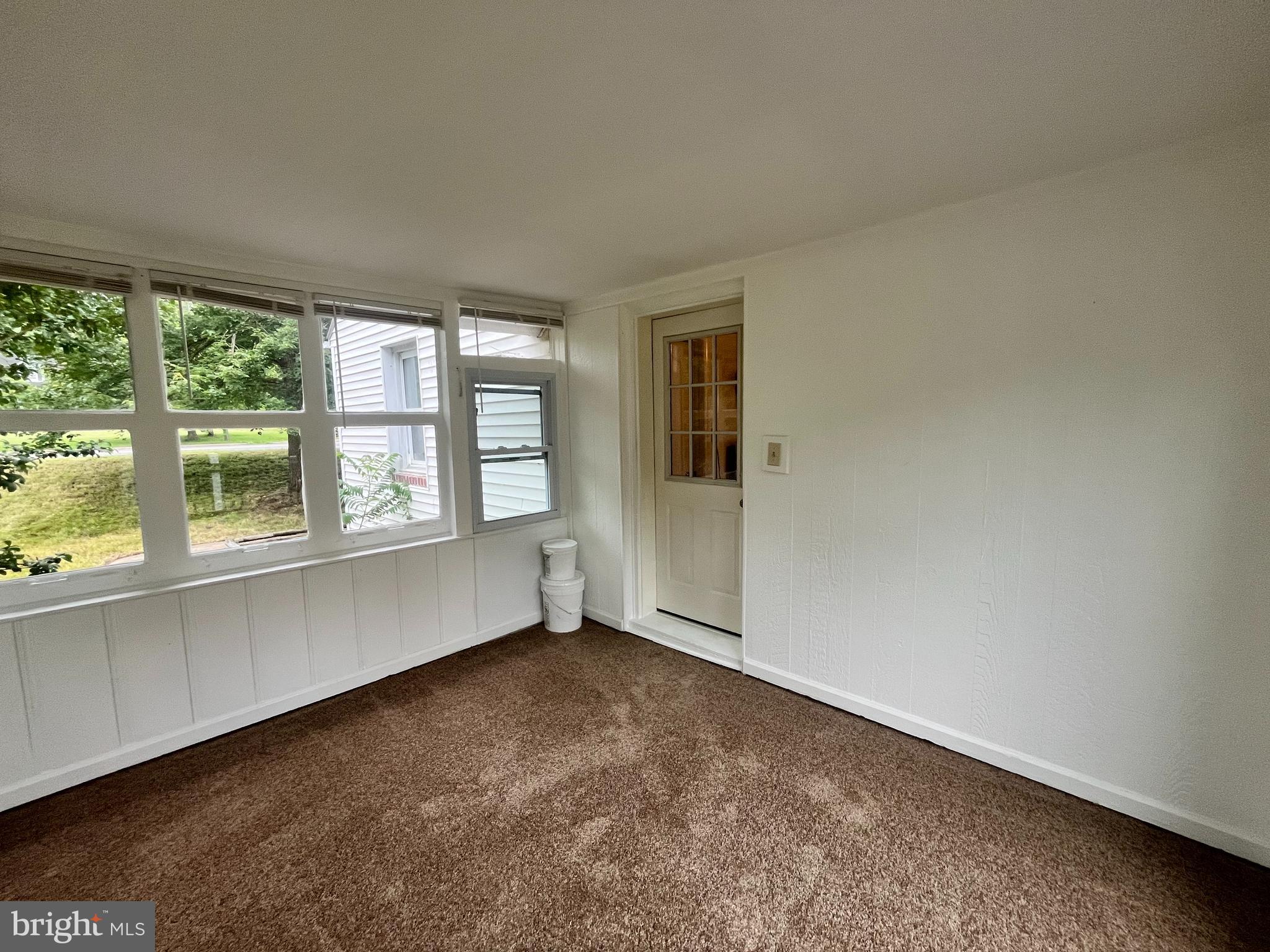 MARYLAND MANOR - Residential Lease