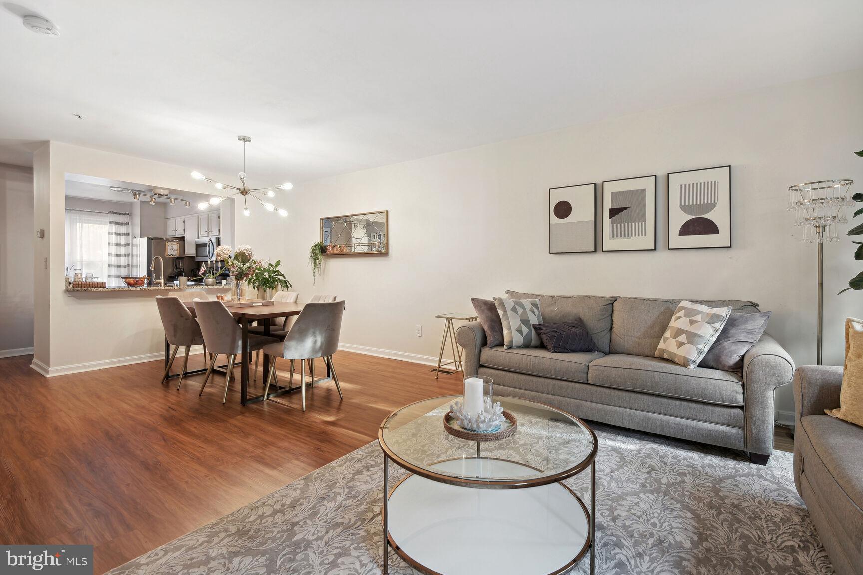 HOLLY POINTE - Residential Lease