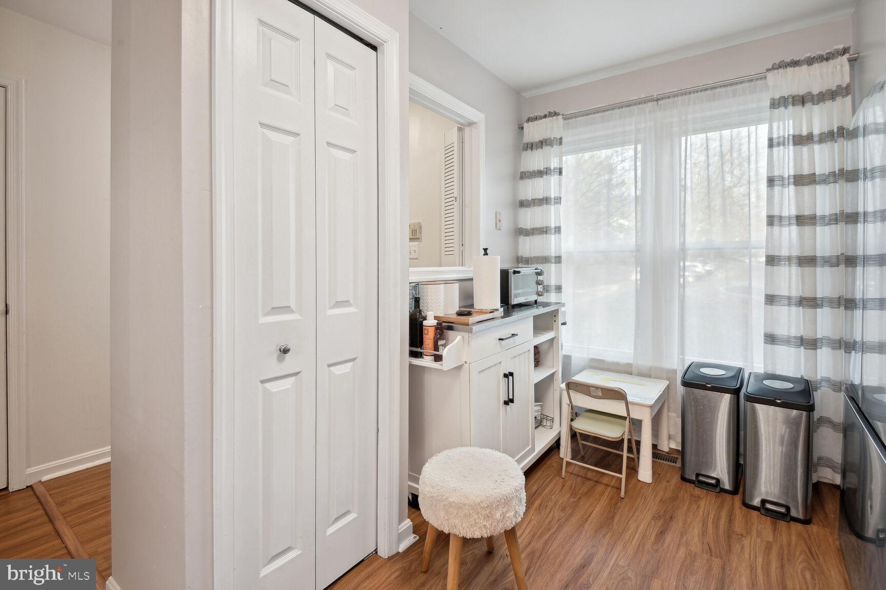 HOLLY POINTE - Residential Lease