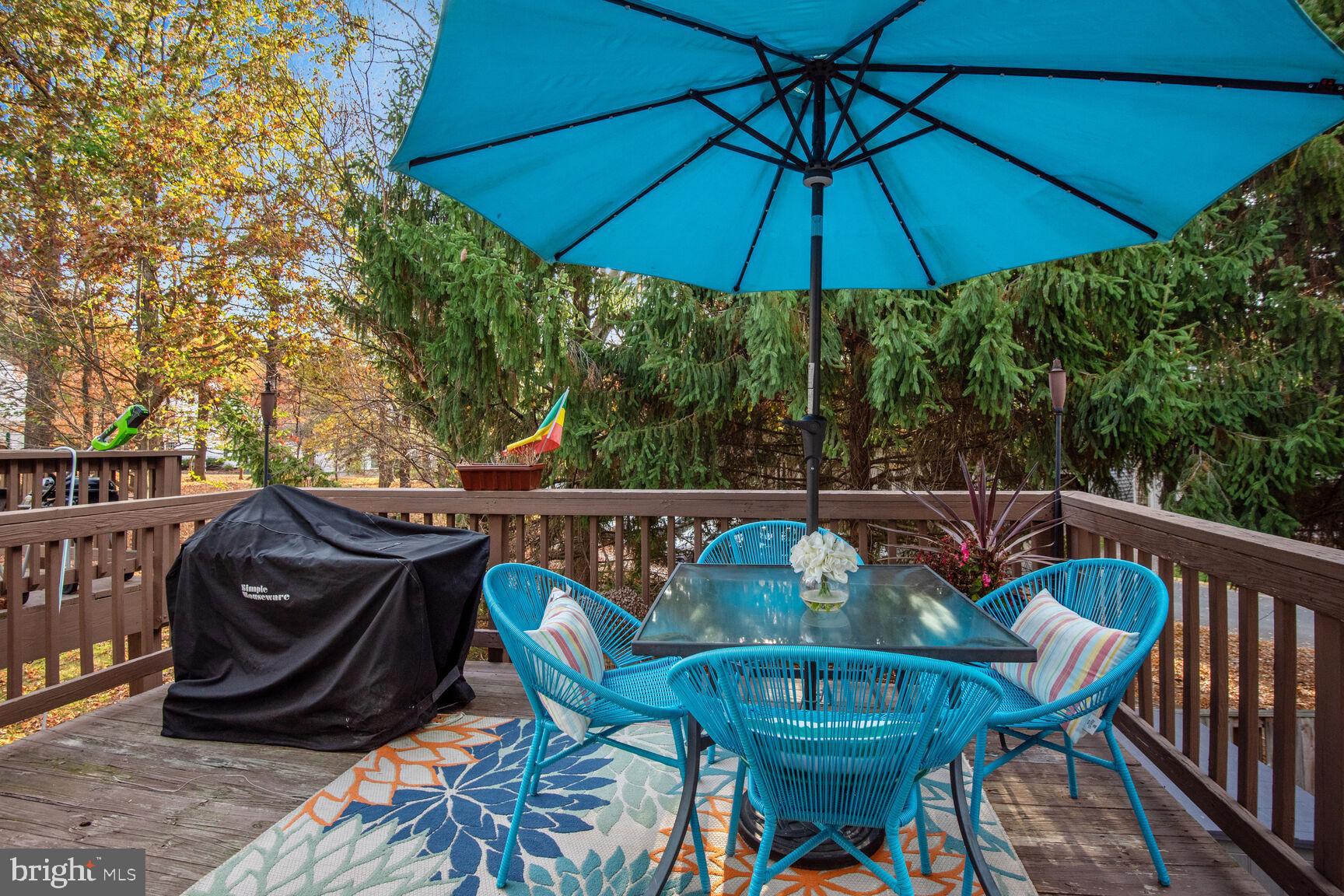 HOLLY POINTE - Residential Lease