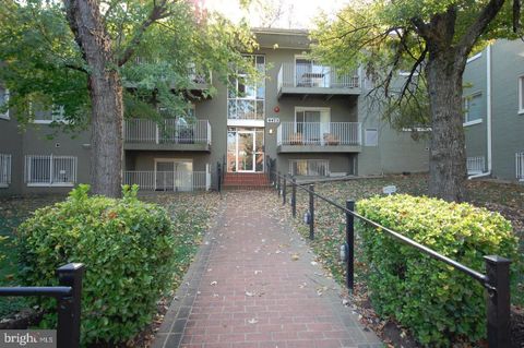 4473 B STREET SE 103 WASHINGTON DC 20019