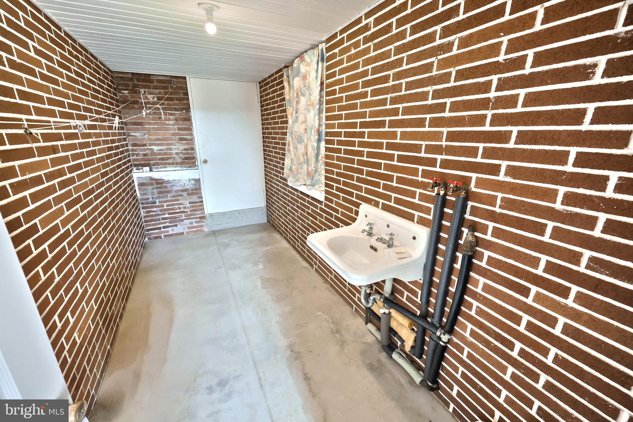 SNYDER CORNER - Residential