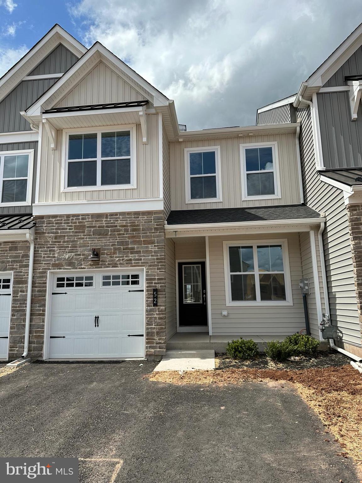 Beautiful 3-Bedroom Townhome for Rent – Available October 1st!
Welcome to your new home! This stunning new construction townhome features:
3 spacious bedrooms
2.5 modern bathrooms
Hardwood staircase
Chef’s kitchen with upgraded cabinets, granite countertops, and an oversized island with seating
Open-concept living with informal dining area
Owner’s suite with ensuite bath, upgraded tile, and ample closet space
Convenient upstairs laundry room
Enjoy scenic views and outdoor living with a location adjacent to Turtle Creek Golf Course in a beautifully designed community.
📍 Location Highlights:
Situated in the top-rated Spring-Ford School District
Just 1 mile from Route 422
Close to parks, recreation, shopping, and major commuting routes
Don’t miss this opportunity to rent a high-end townhome in a prime location!
📅 Available October 1st
📩 Contact now to schedule a tour or for more information!