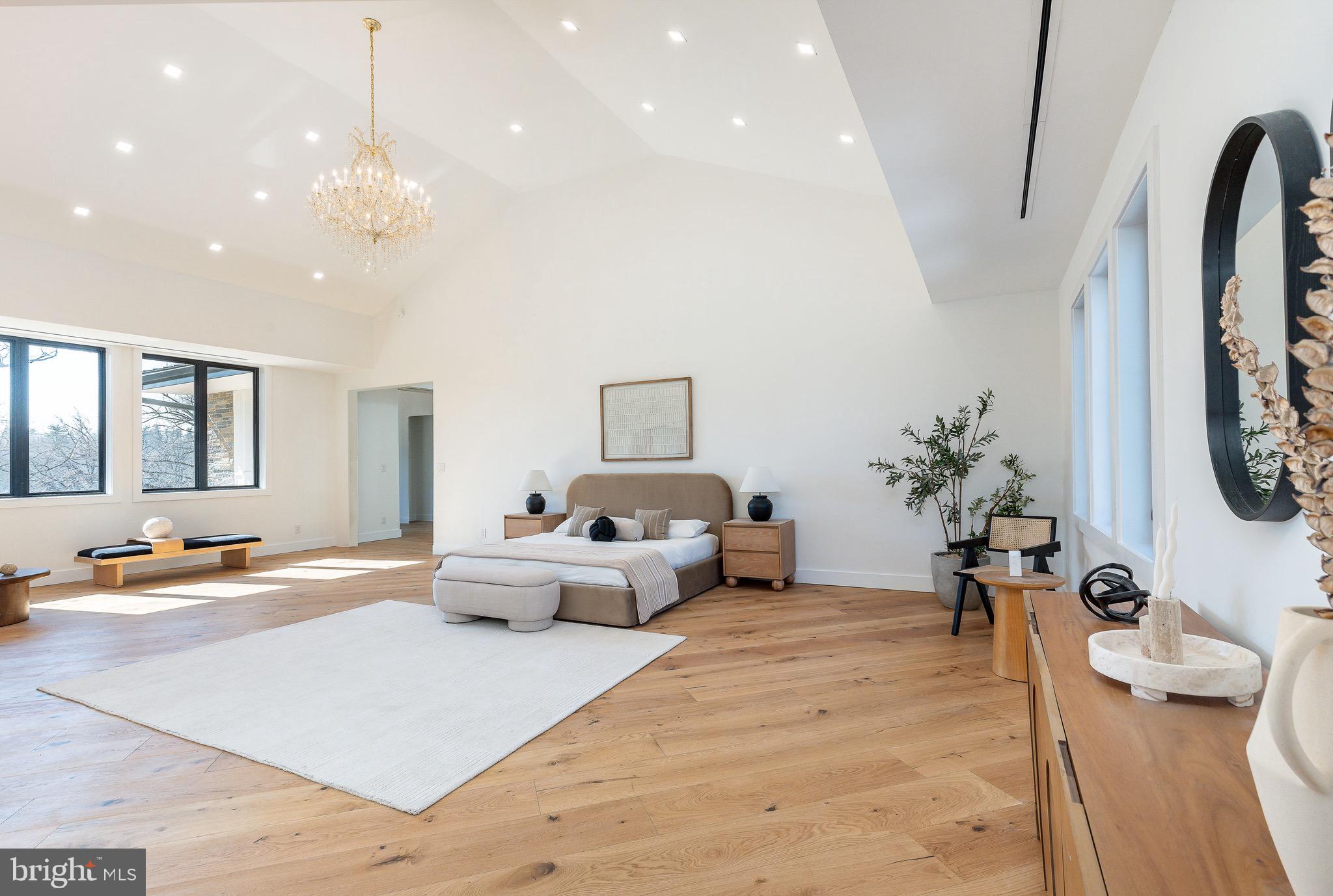 CHESTNUT HILL - Residential