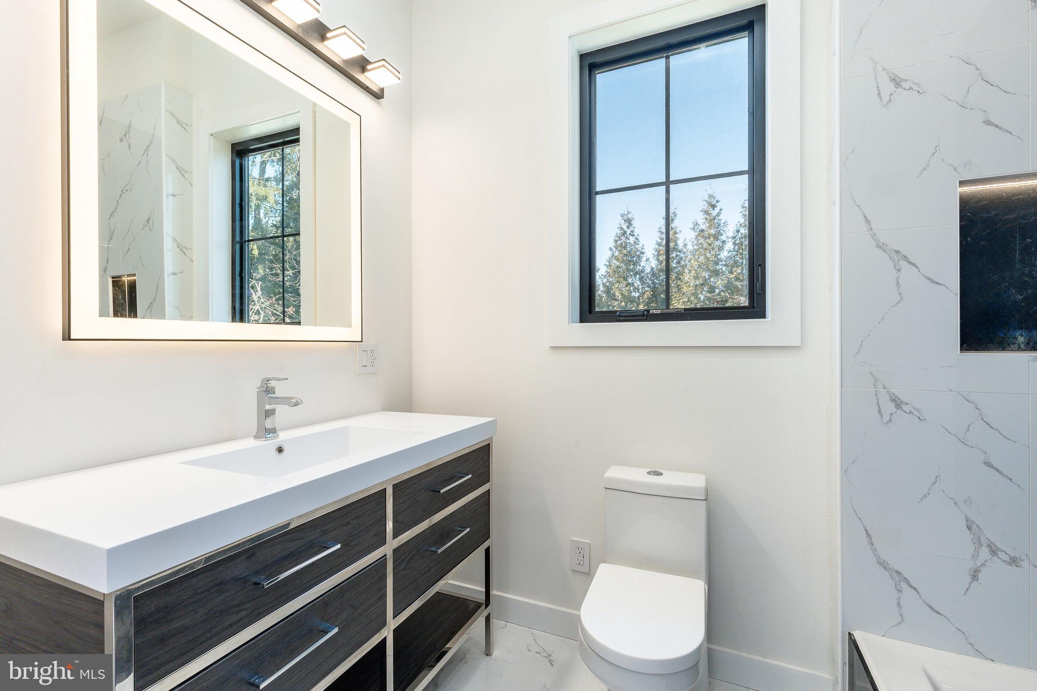 CHESTNUT HILL - Residential