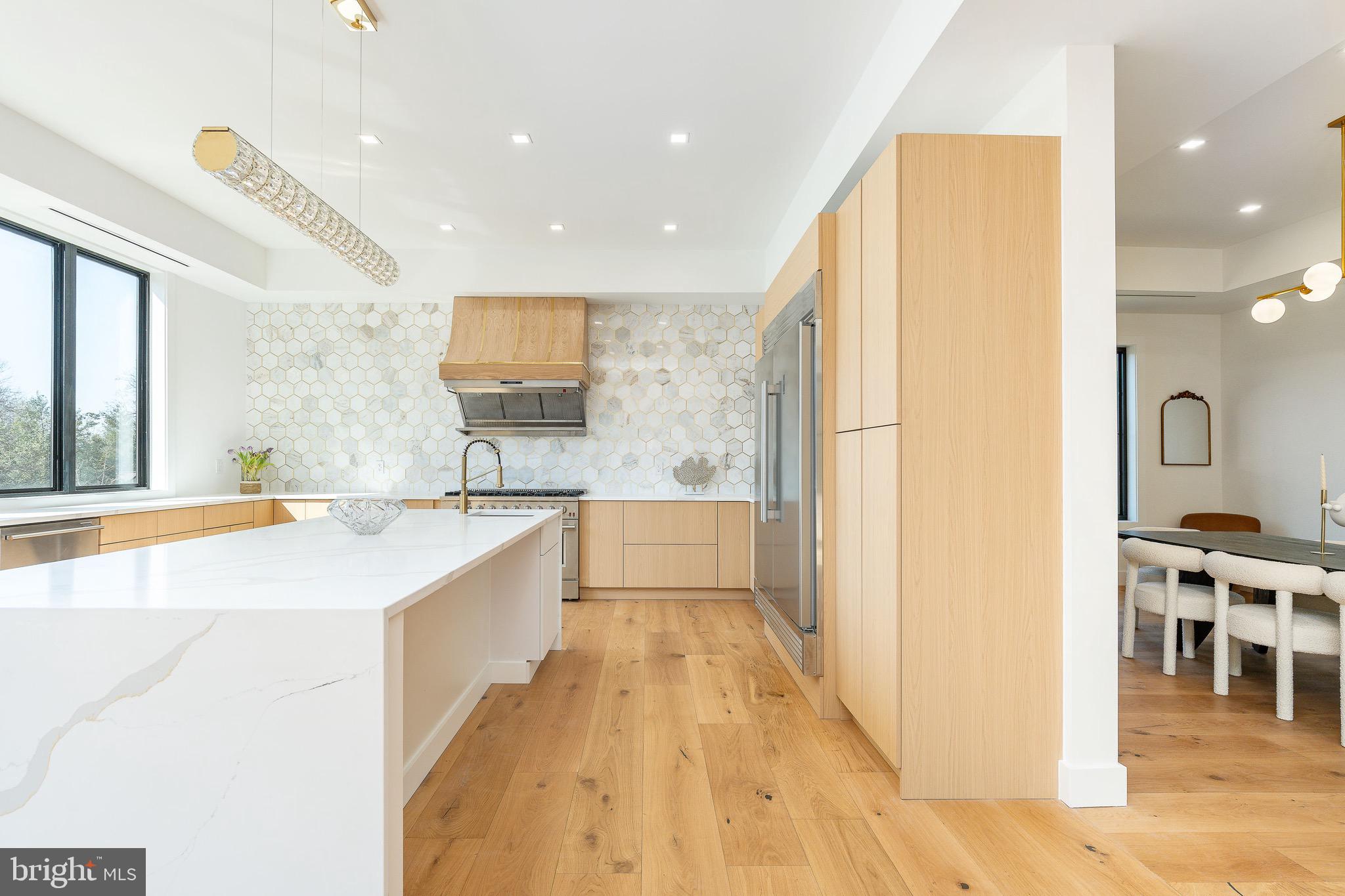 CHESTNUT HILL - Residential